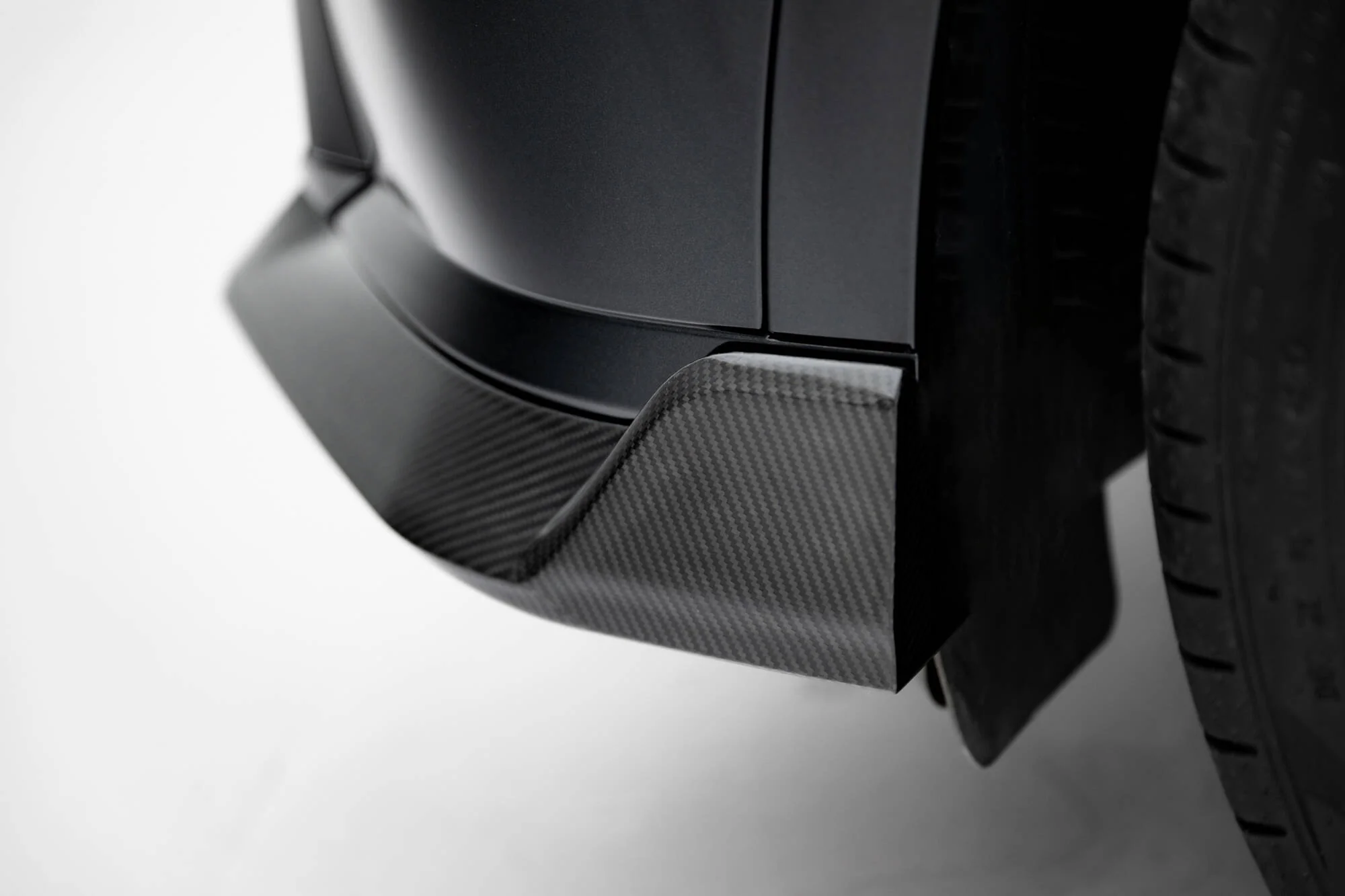 Carbon Fiber Rear Diffuser BMW X7 M-Pack G07 Facelift - Image 7