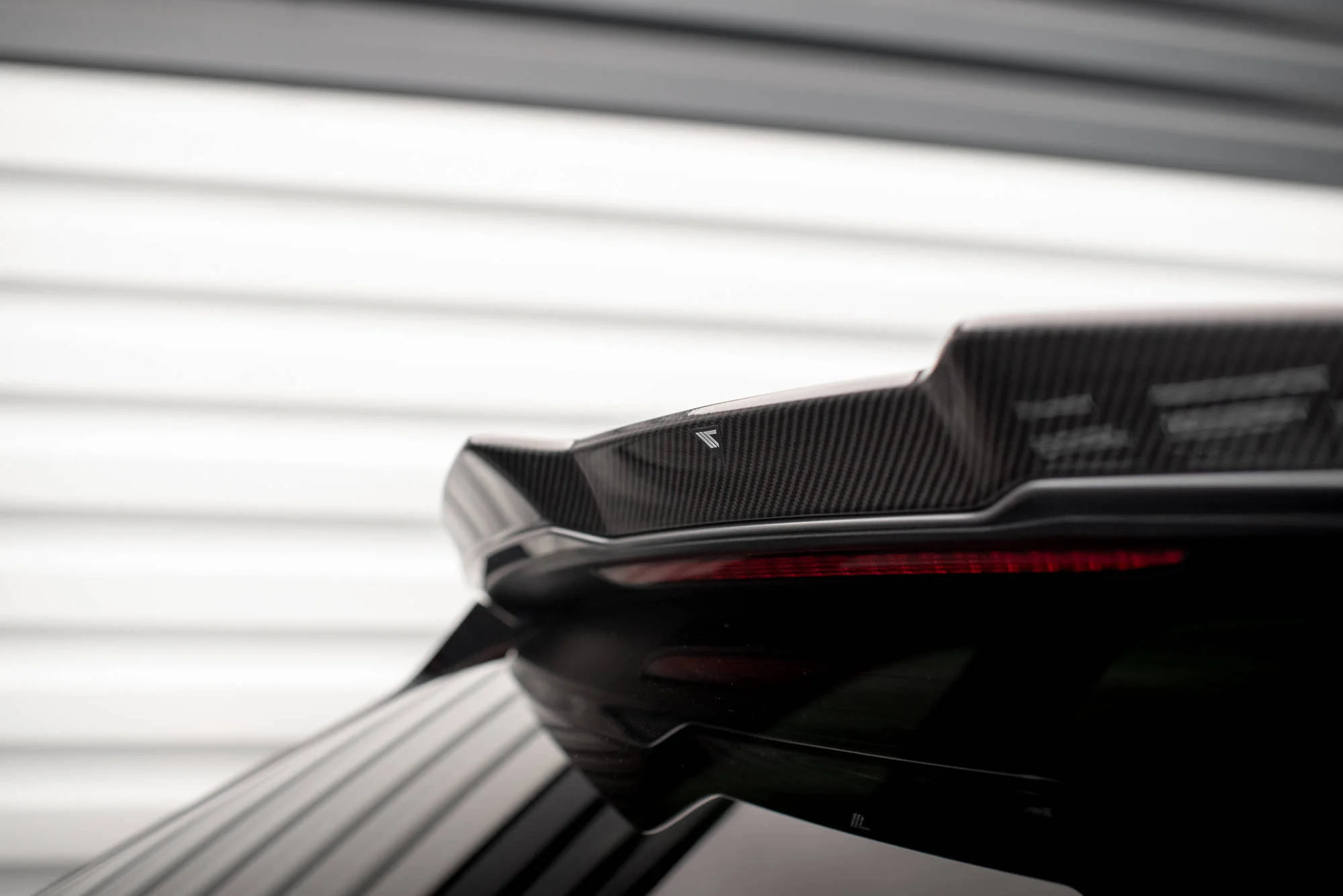 CARBON FIBER TAILGATE SPOILER AUDI RS6 C8 - Image 4