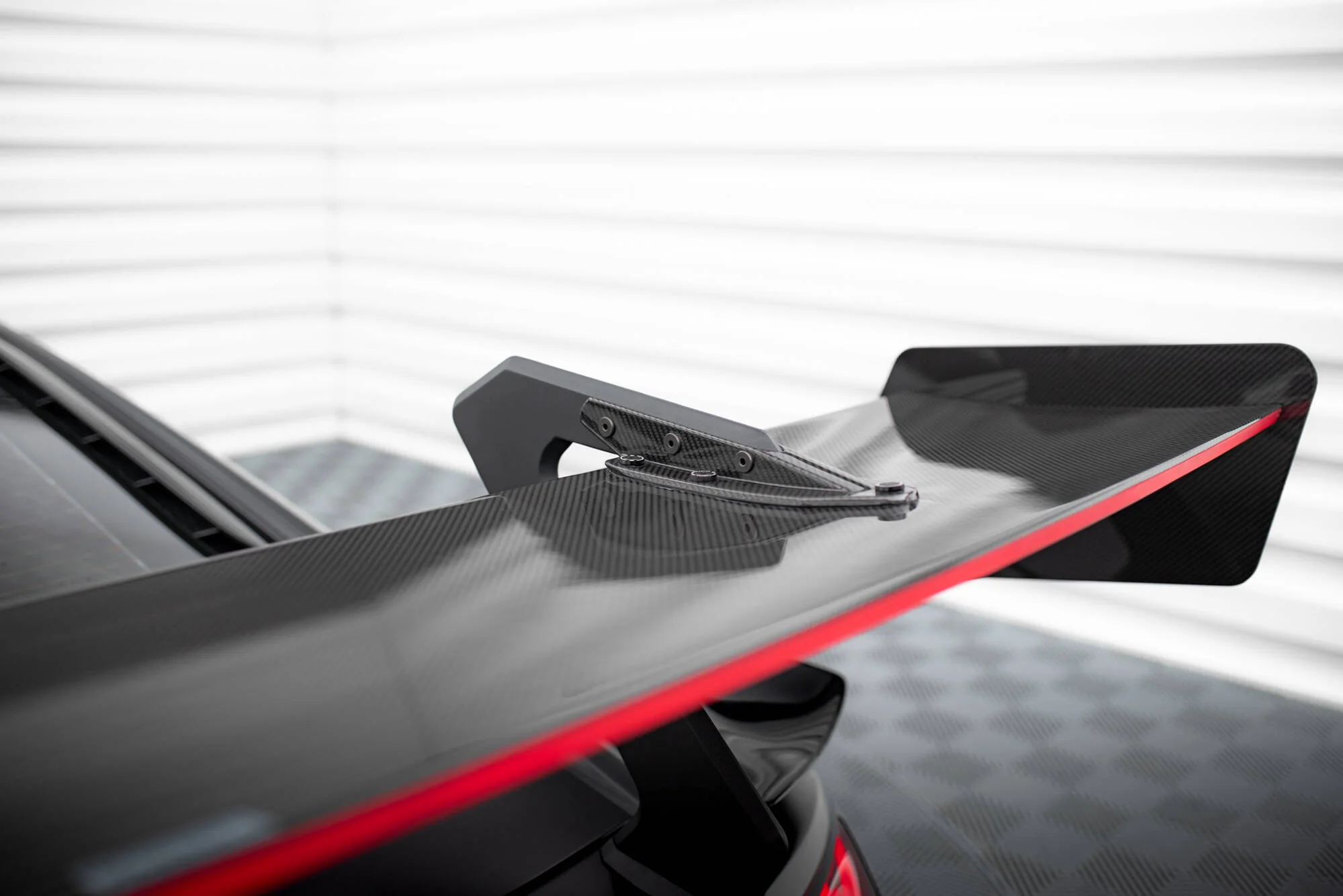 Carbon Spoiler + LED Audi R8 Mk2 - Image 10