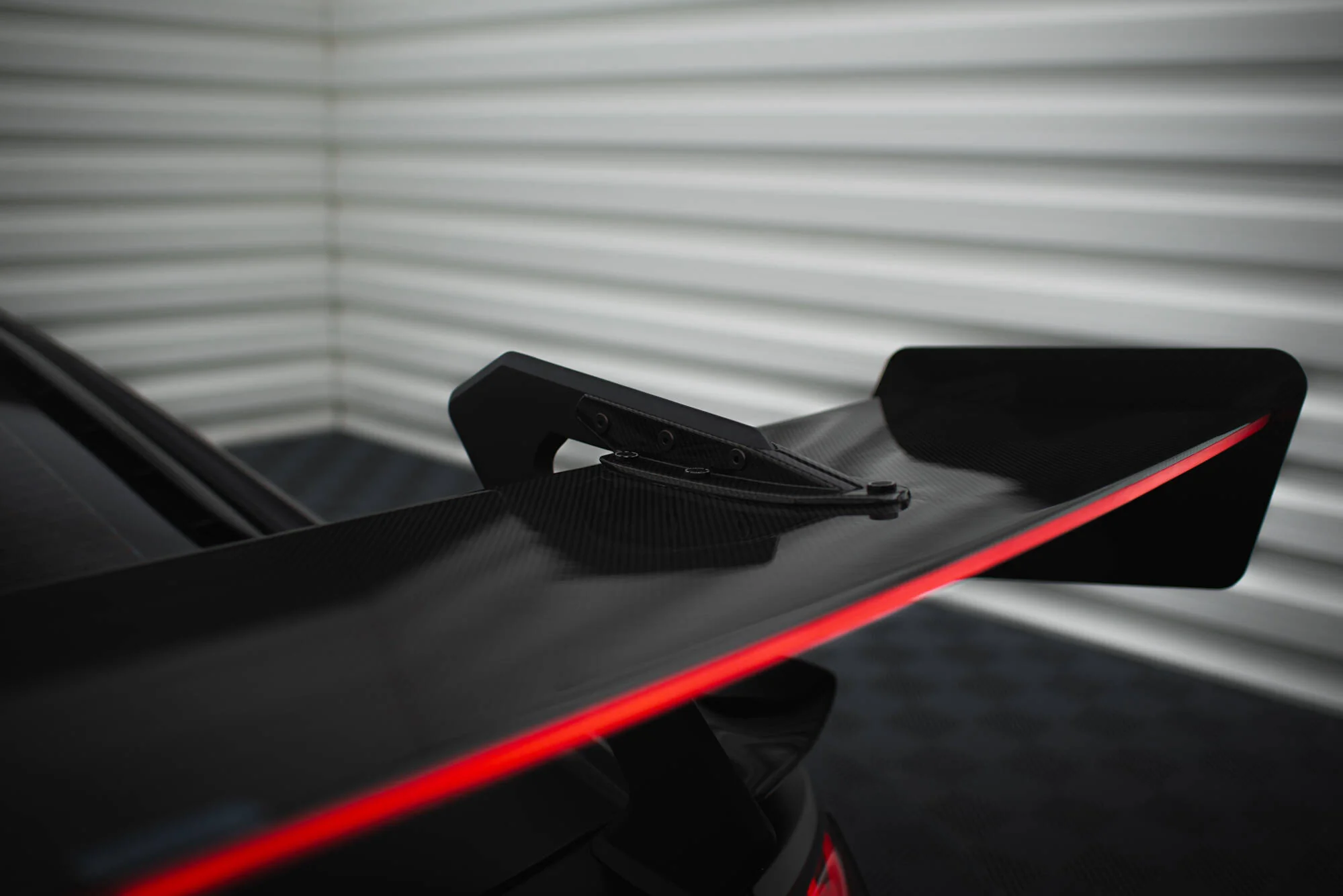 Carbon Spoiler + LED Audi R8 Mk2 - Image 11
