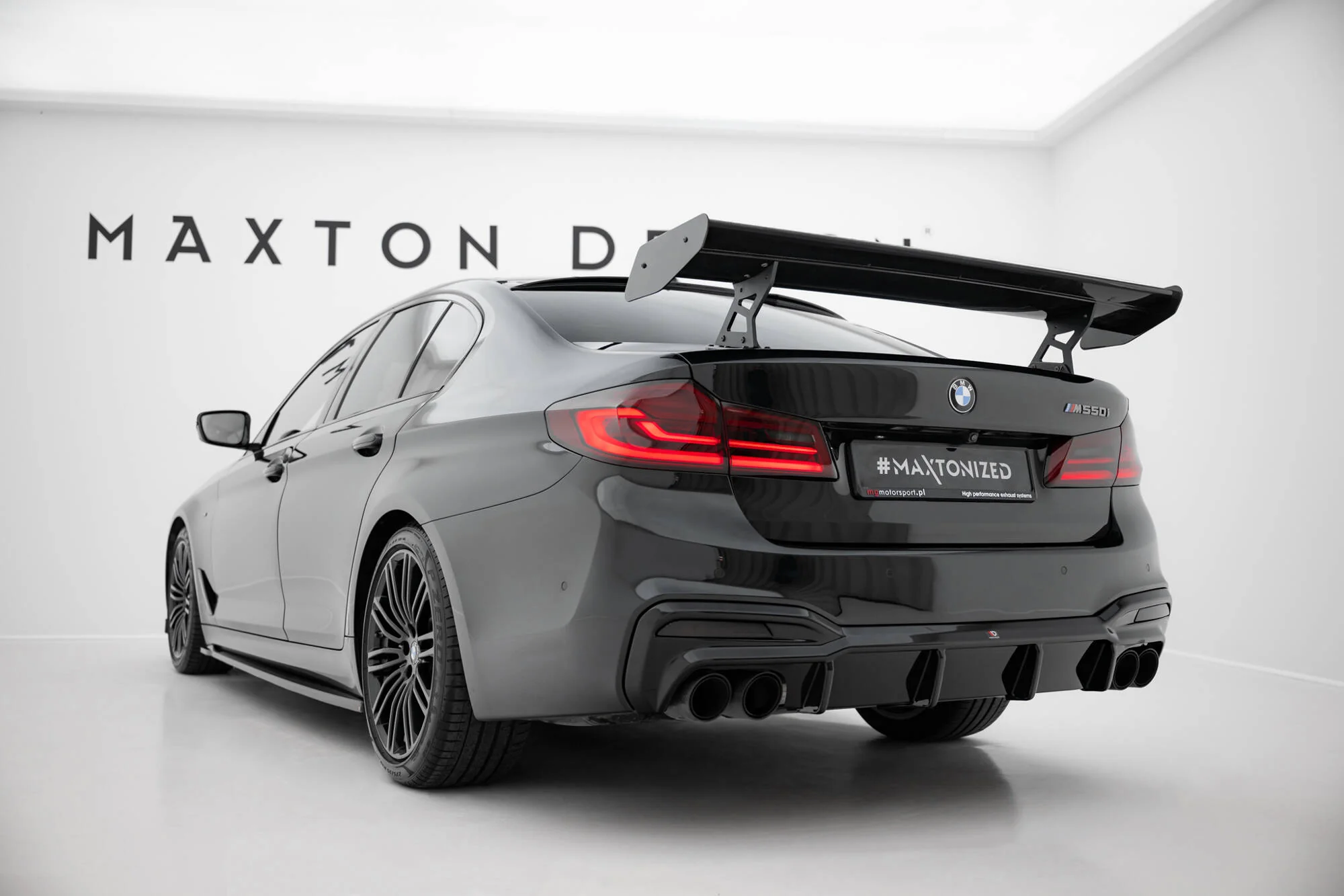 Carbon Spoiler With Internal Brackets Uprights BMW 5 / M5 Sedan G30 / F90 - Image 3