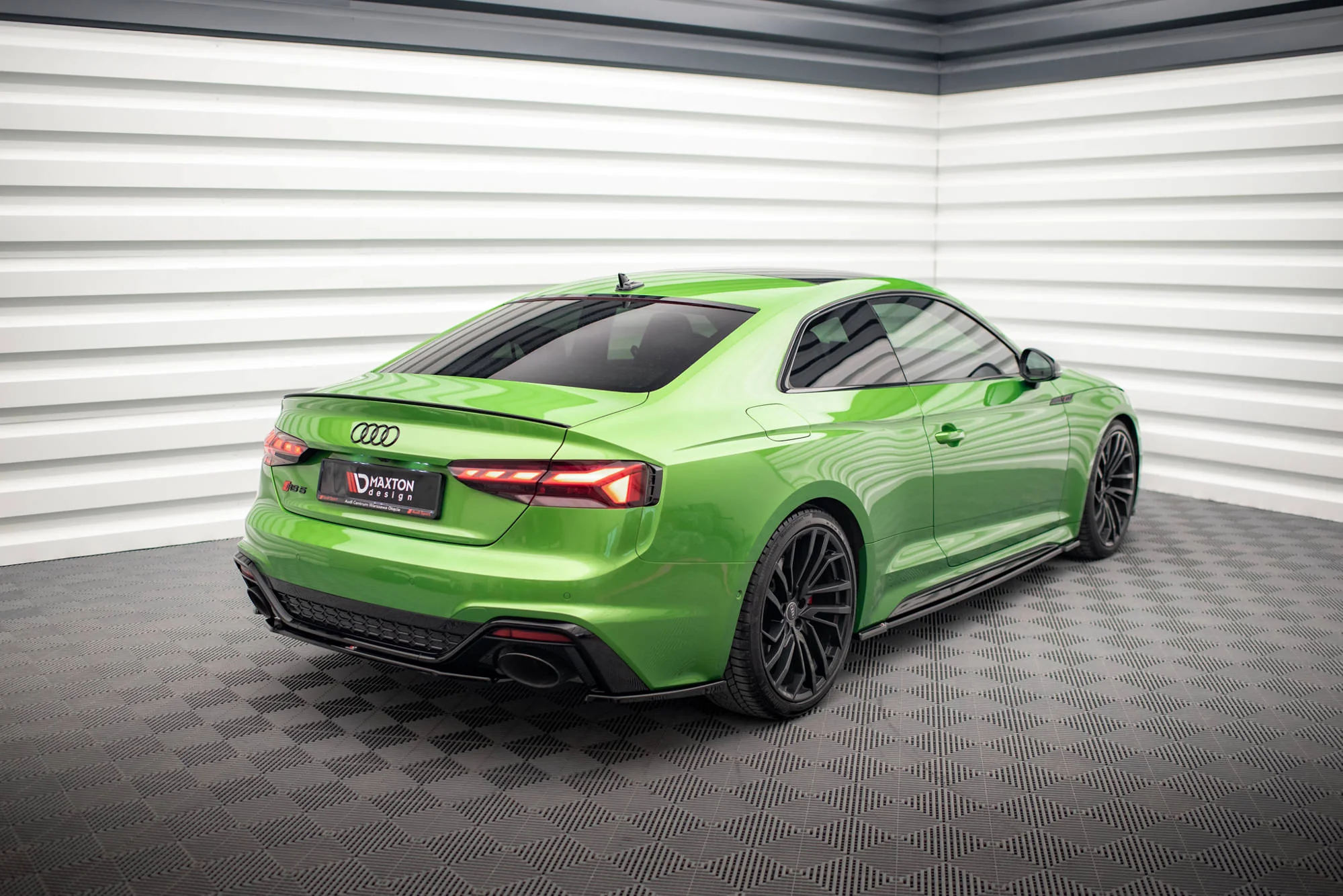 Rear Splitter Audi RS5 F5 Facelift - Image 3