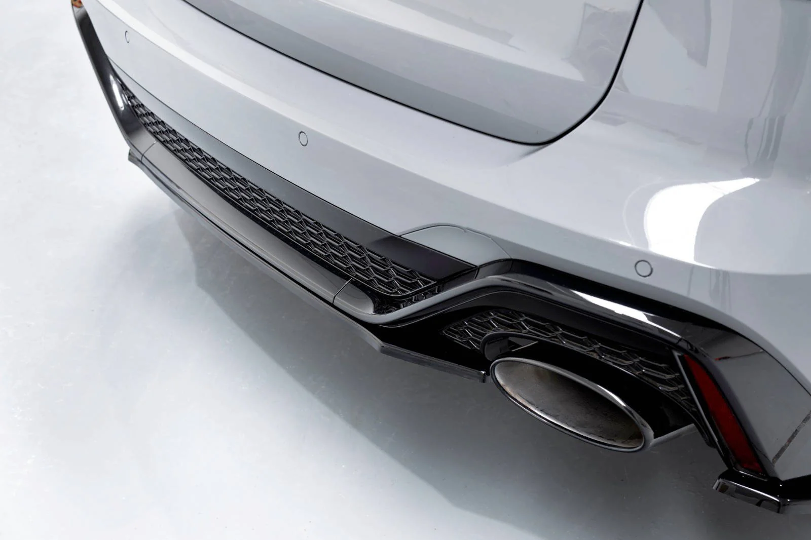 CENTRAL REAR SPLITTER AUDI RS6 C8 - Image 7