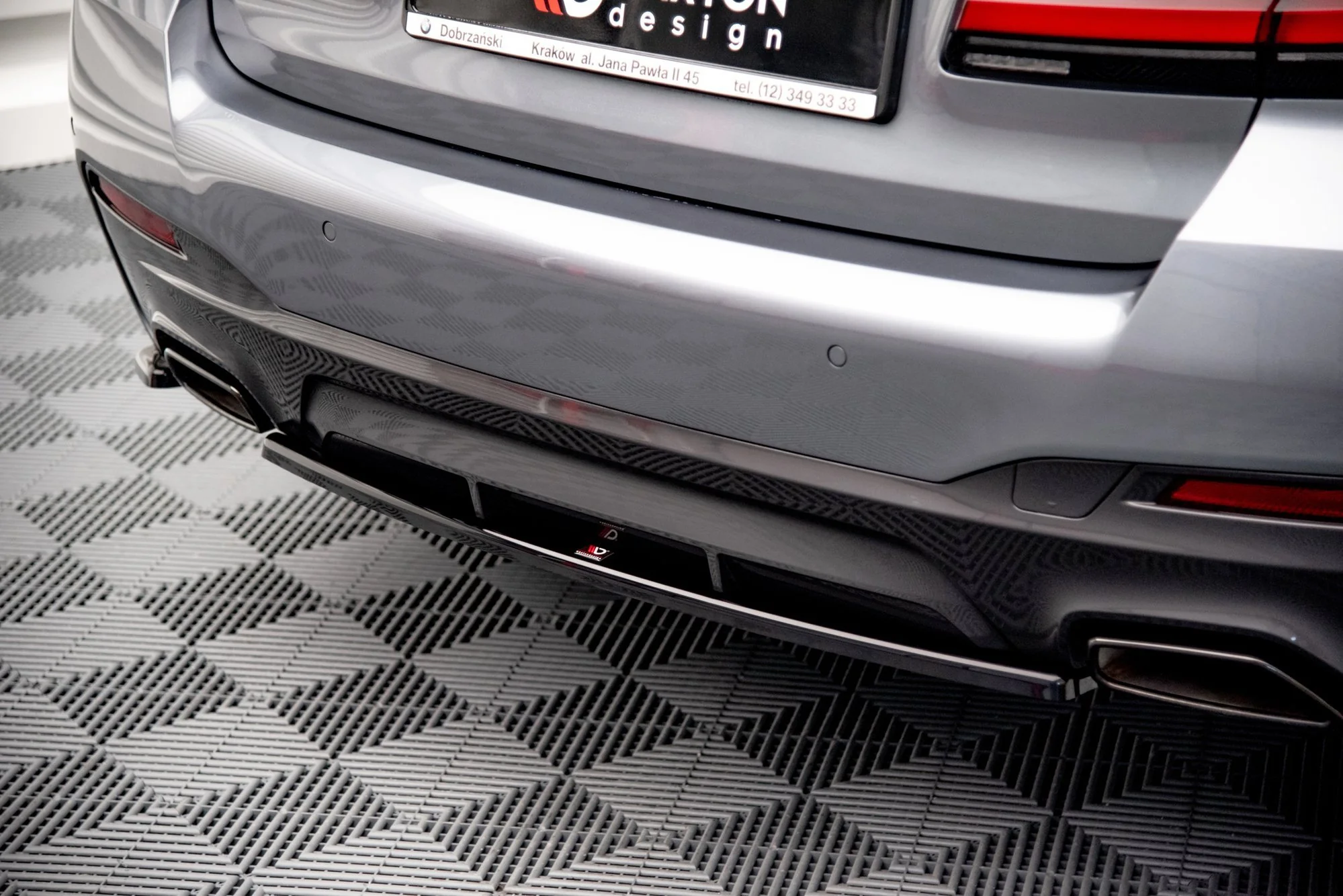 CENTRAL REAR SPLITTER BMW 5 G30 FACELIFT M-PACK - Image 3