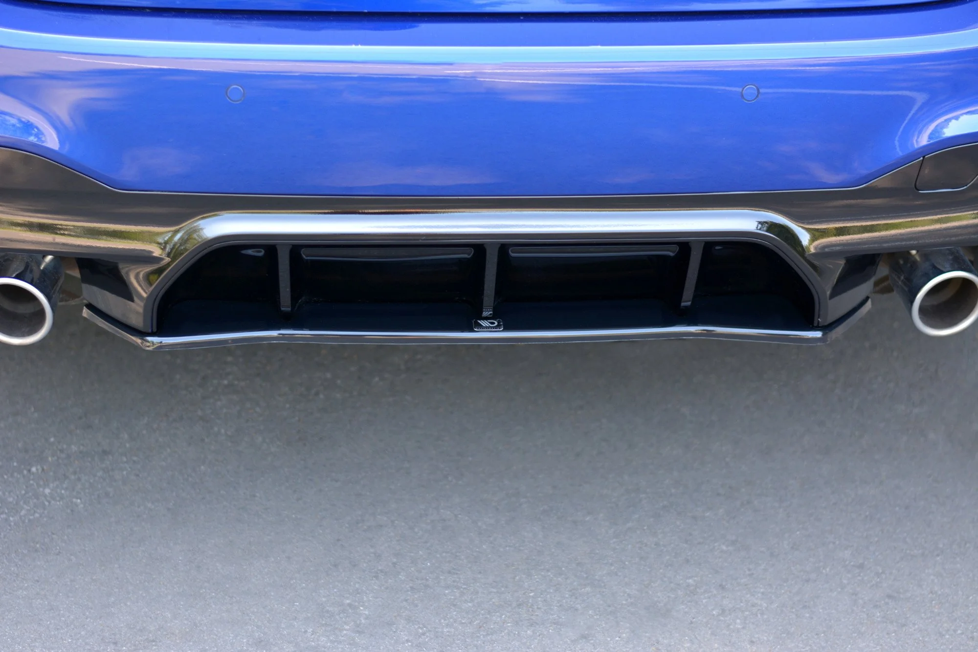 CENTRAL REAR SPLITTER BMW M5 F90 - Image 4