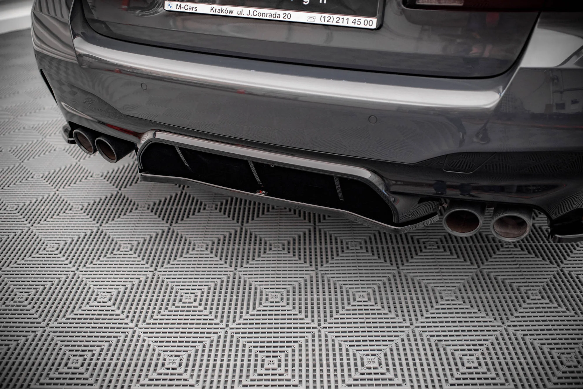 CENTRAL REAR SPLITTER BMW M5 F90 - Image 6
