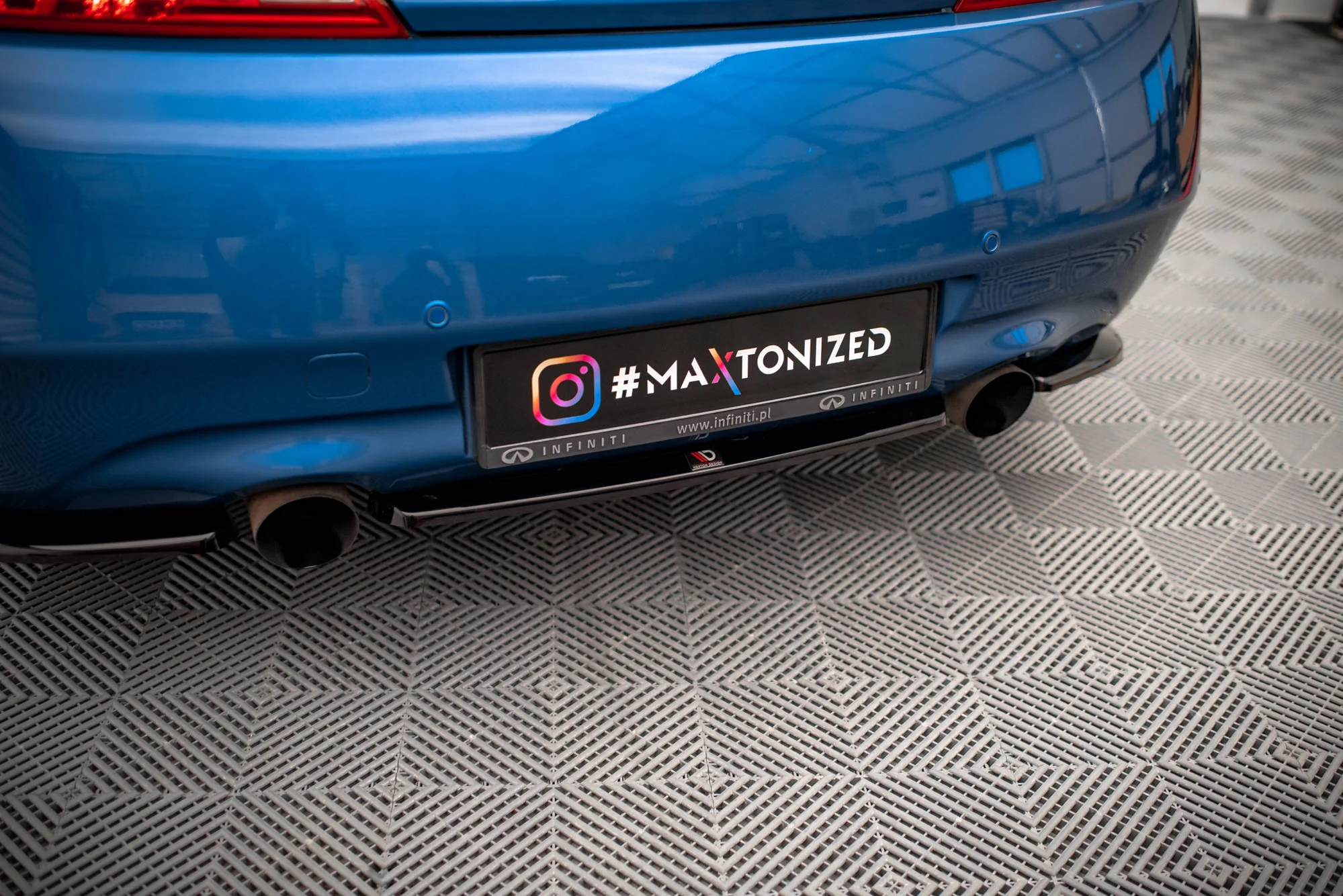 CENTRAL REAR SPLITTER FOR INFINITI G37 COUPE - Image 3
