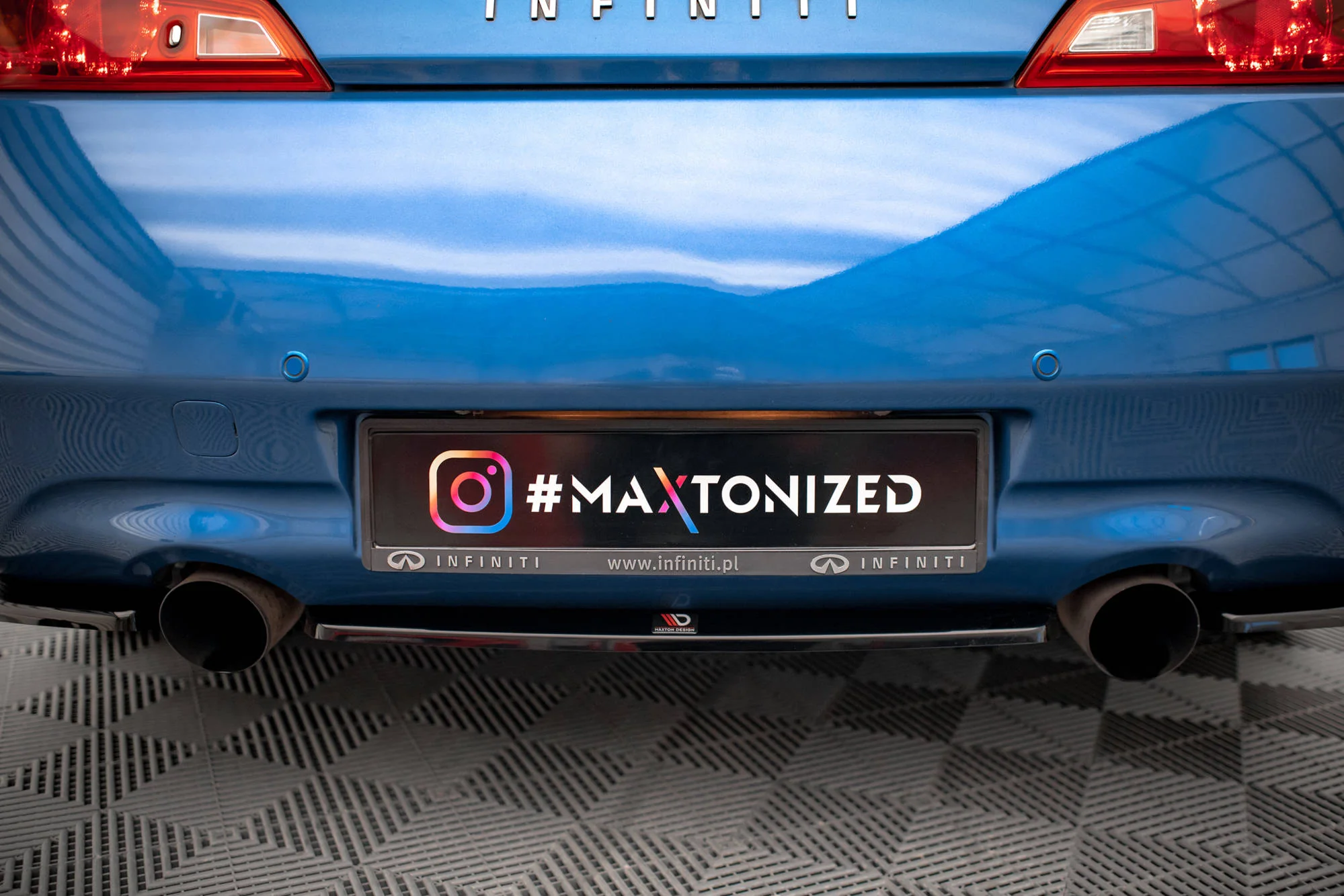 CENTRAL REAR SPLITTER FOR INFINITI G37 COUPE - Image 4