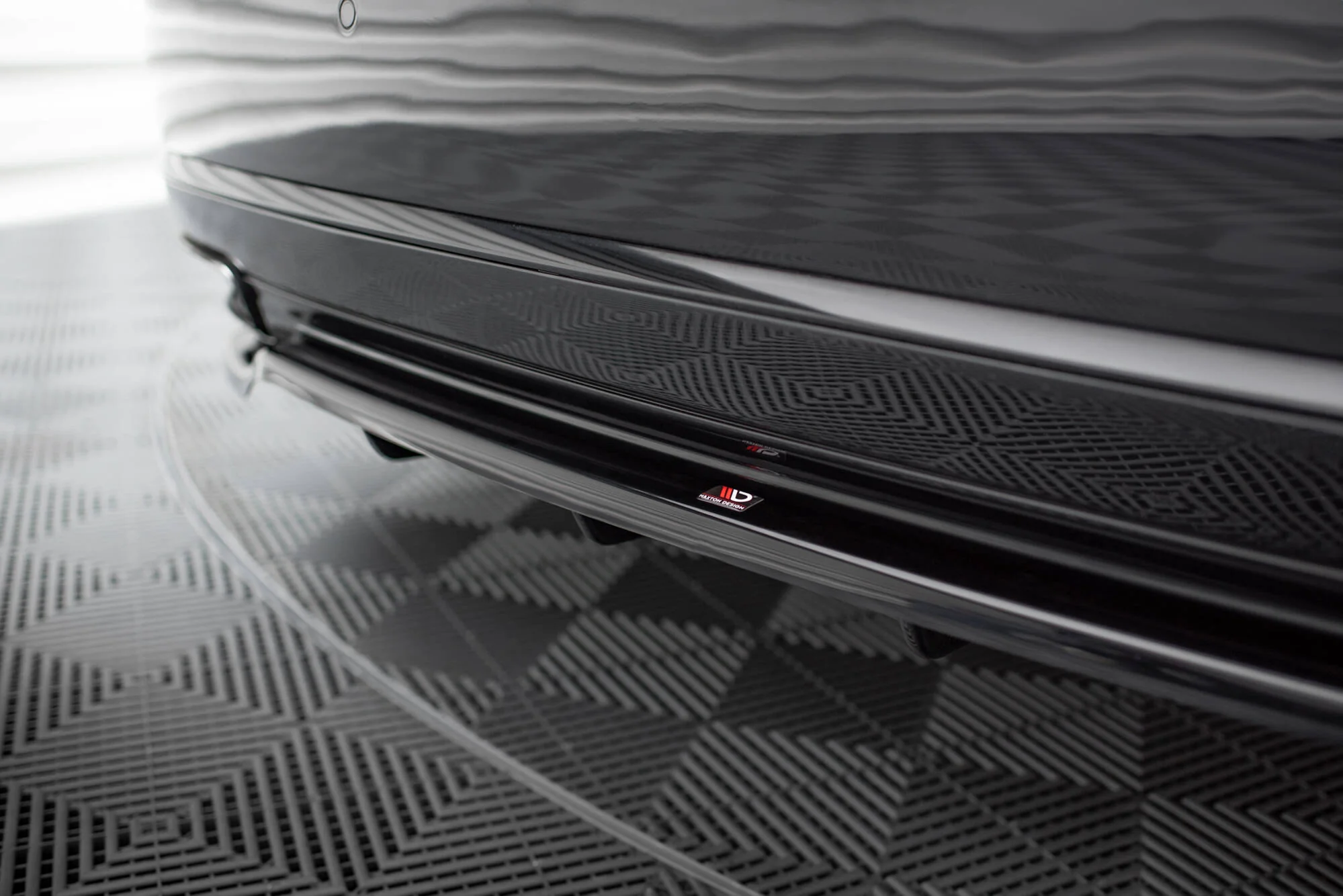 CENTRAL REAR SPLITTER (WITH VERTICAL BARS) AUDI A8 D4 FACELIFT - Image 3