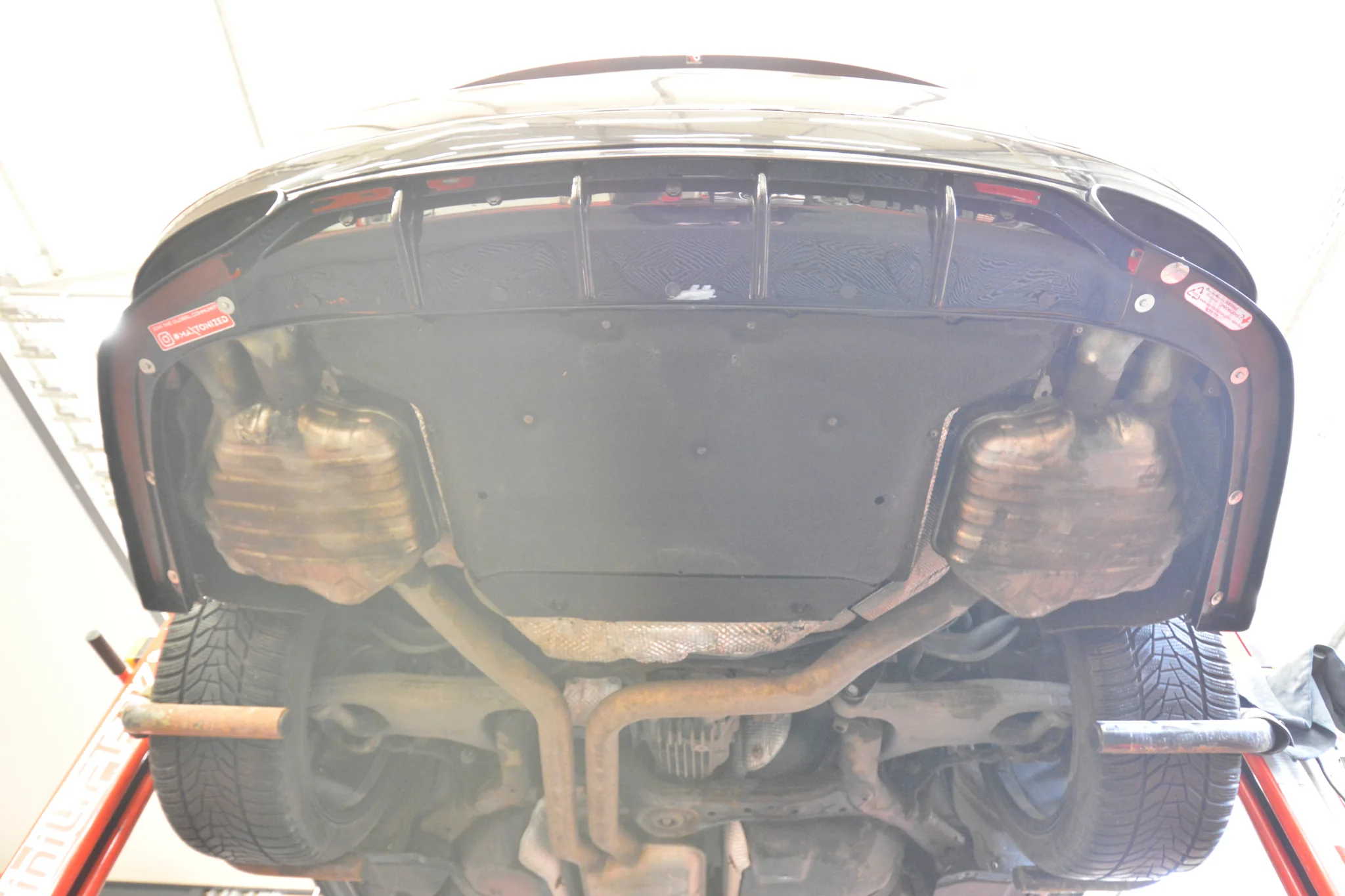CENTRAL REAR SPLITTER (WITH VERTICAL BARS) AUDI A8 D4 FACELIFT - Image 7