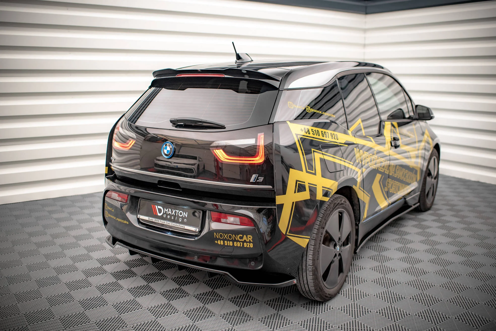 CENTRAL REAR SPLITTER (WITH VERTICAL BARS) BMW I3 MK1 FACELIFT - Image 4