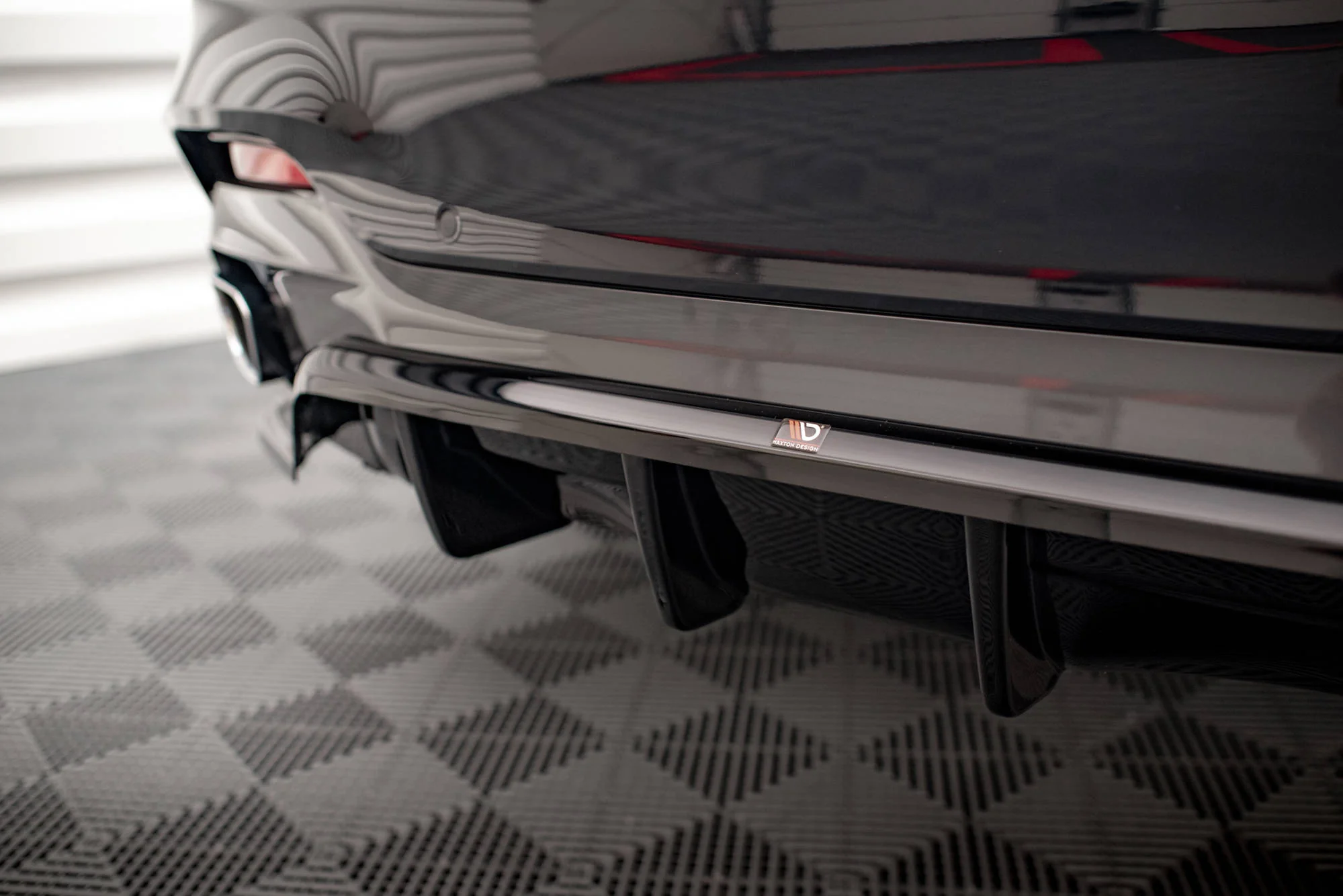 CENTRAL REAR SPLITTER (WITH VERTICAL BARS) BMW X6 M-PACK F16 - Image 3