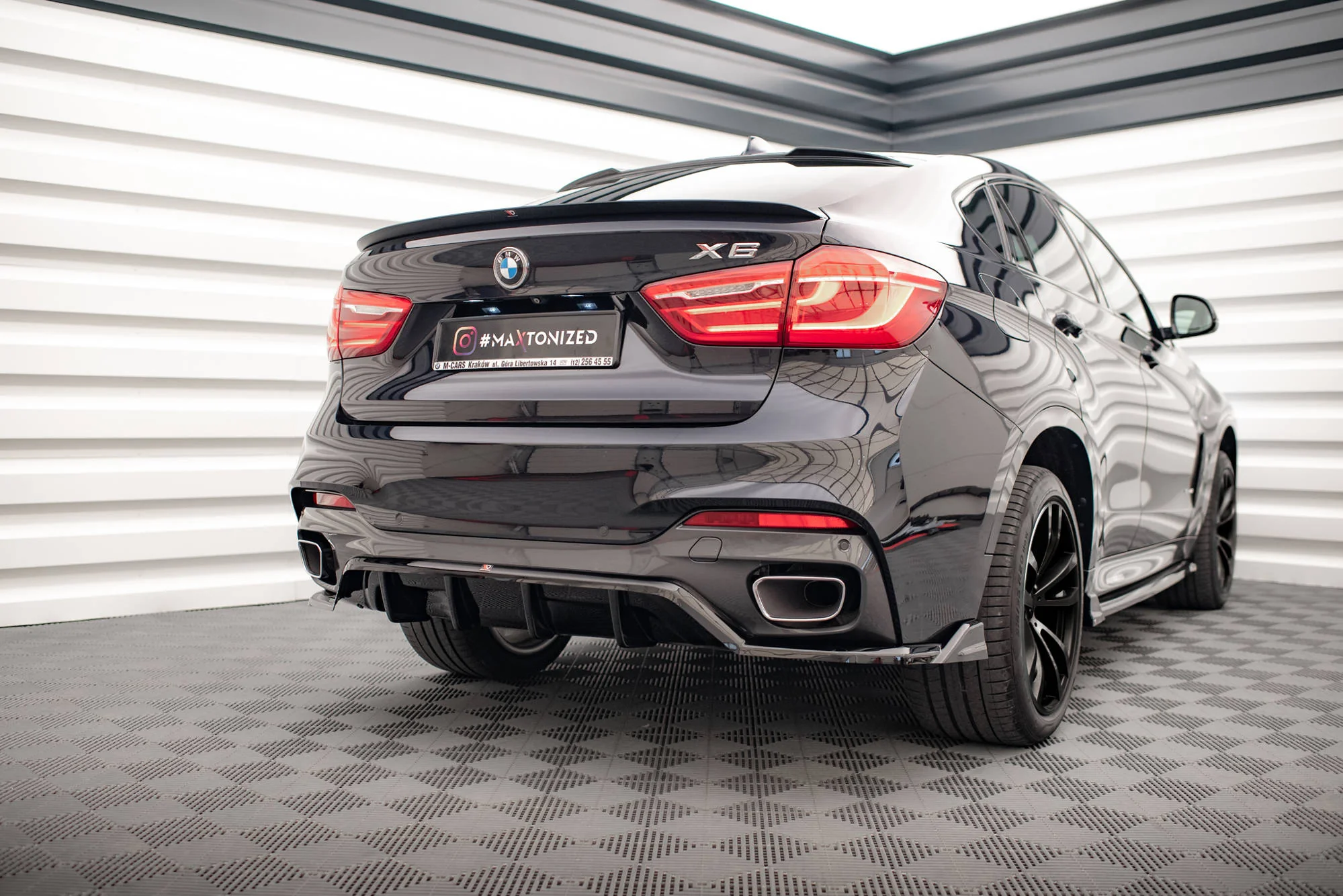 CENTRAL REAR SPLITTER (WITH VERTICAL BARS) BMW X6 M-PACK F16 - Image 4