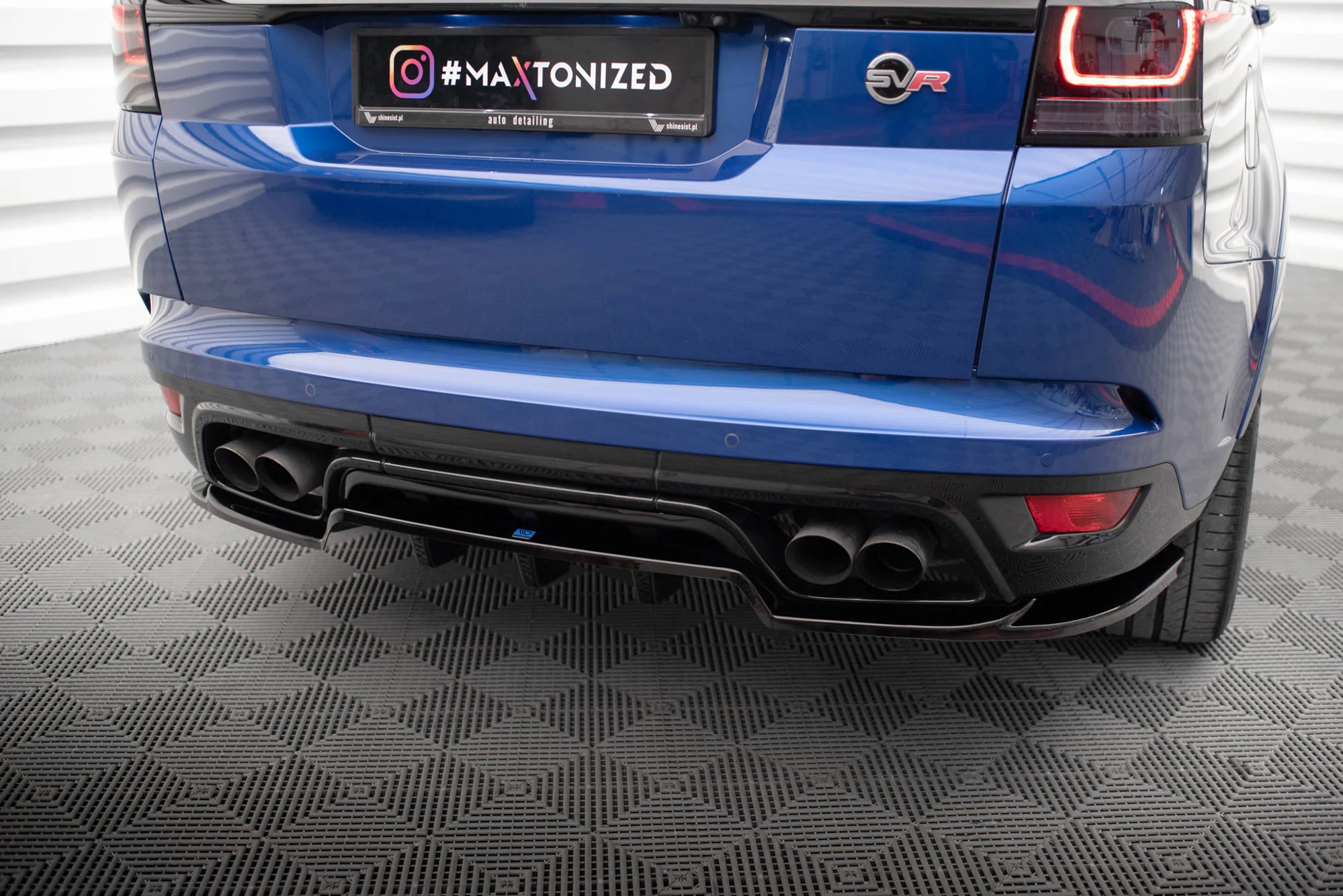 CENTRAL REAR SPLITTER (WITH VERTICAL BARS) LAND ROVER RANGE ROVER SPORT SVR MK2 - Image 5