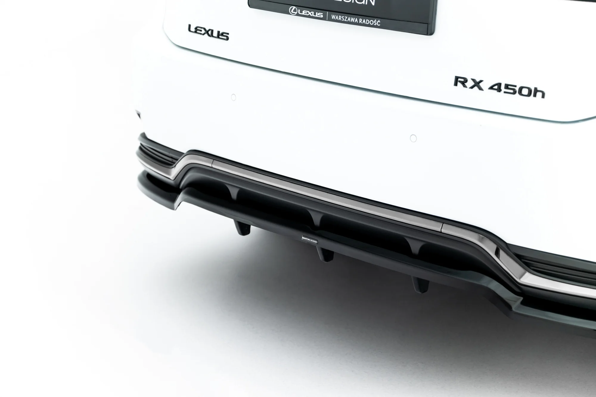 CENTRAL REAR SPLITTER (WITH VERTICAL BARS) LEXUS RX MK4 FACELIFT - Image 4