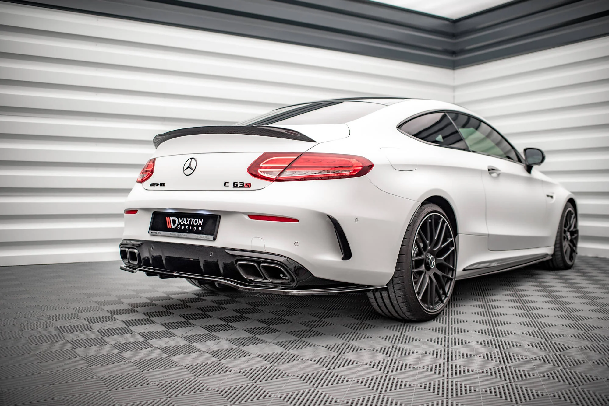 Rear Splitter (with vertical bars) Mercedes-AMG C 63AMG Coupe AMG Aero Pack C205 Facelift - Image 3