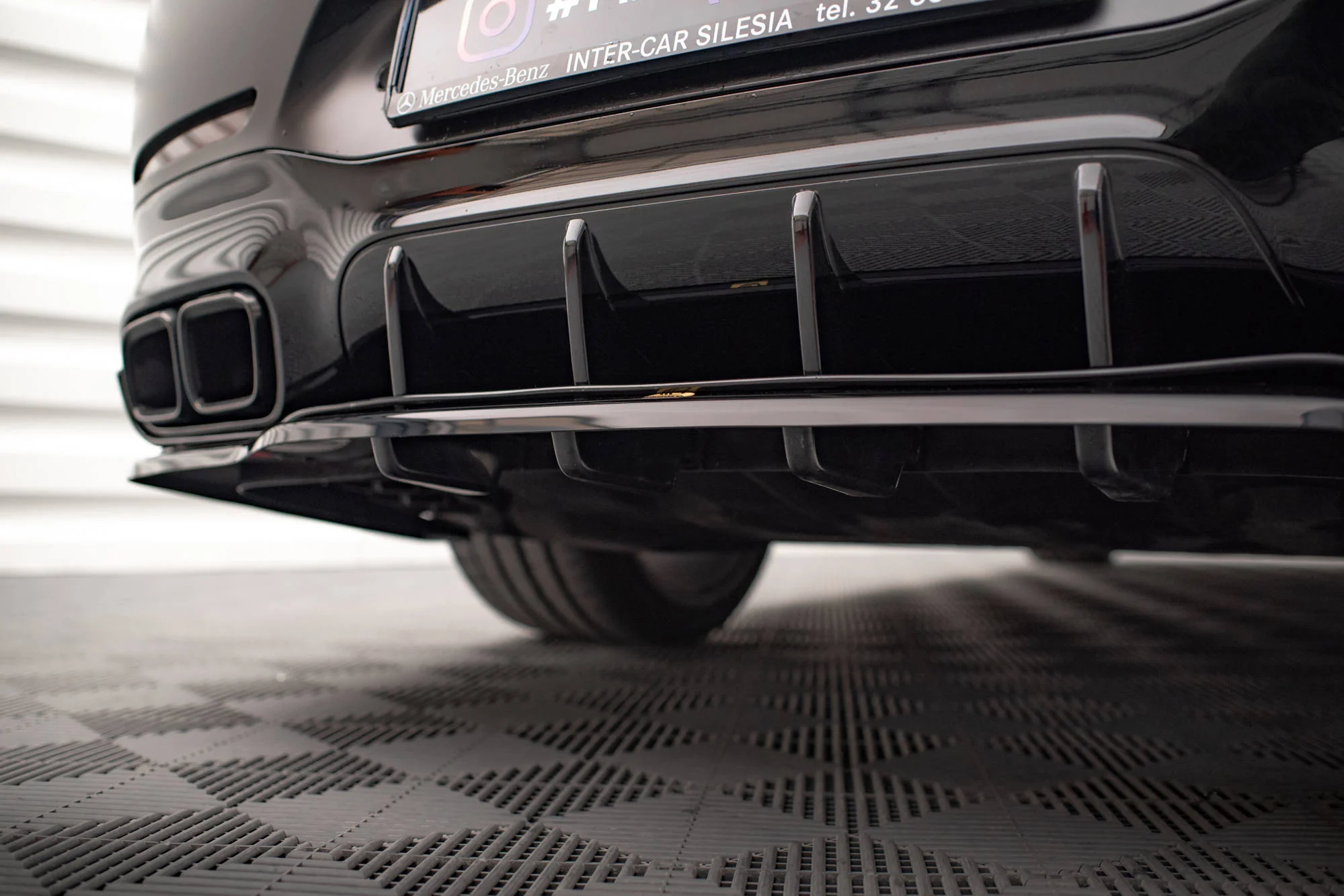 CENTRAL REAR SPLITTER (WITH VERTICAL BARS) MERCEDES-AMG GT 63S 4-DOOR COUPE AERO - Image 4