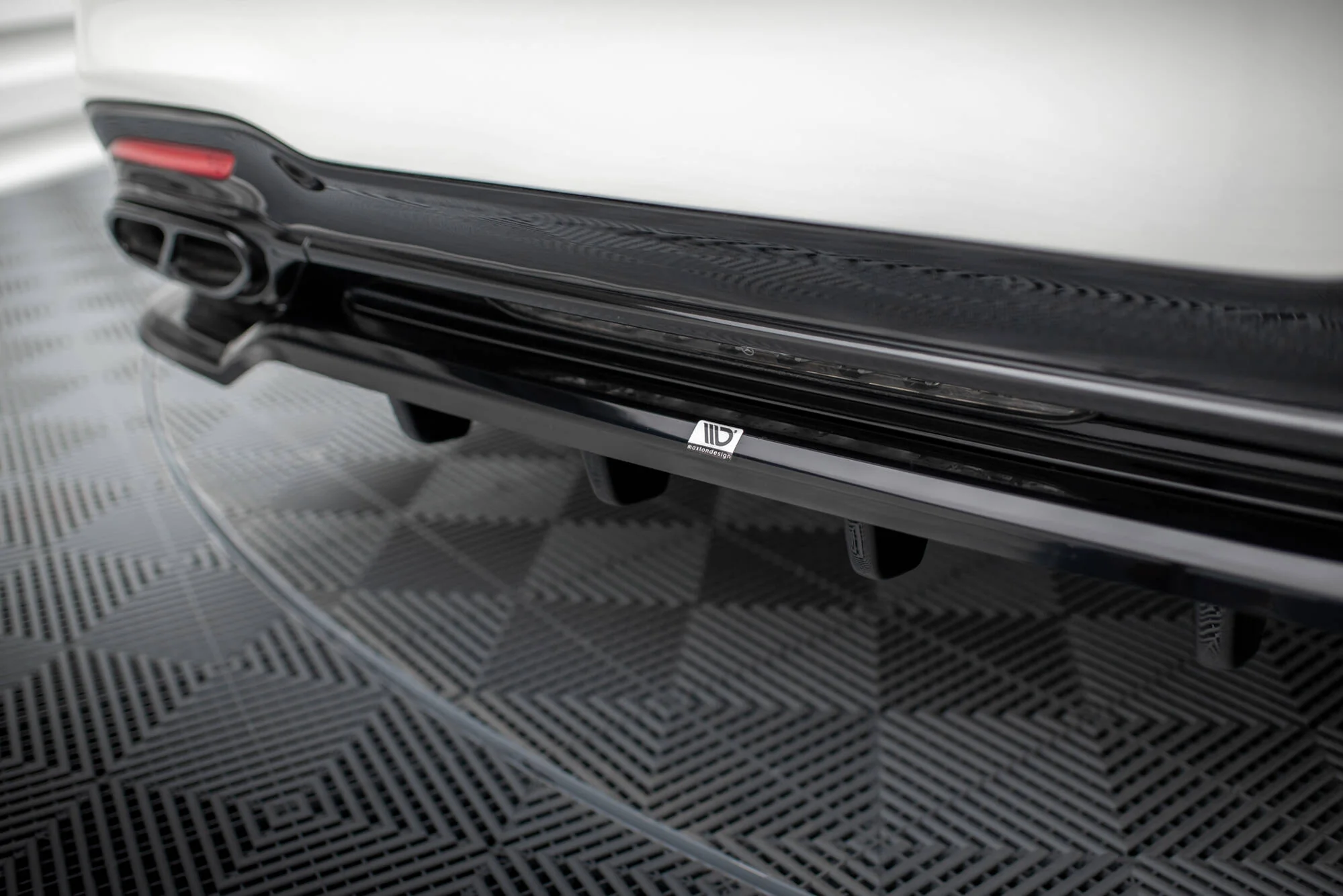 CENTRAL REAR SPLITTER (WITH VERTICAL BARS) MERCEDES-BENZ S AMG-LINE W222 FACELIFT - Image 5