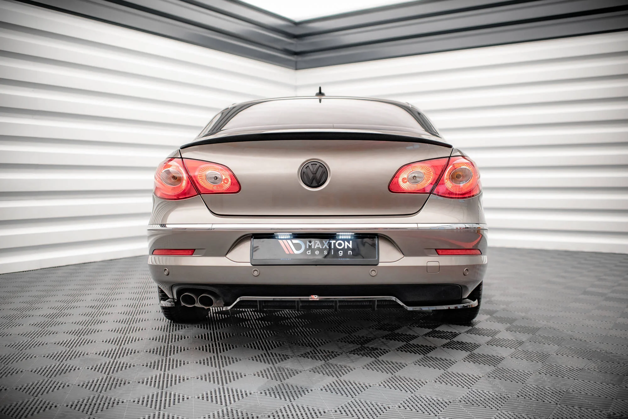 CENTRAL REAR SPLITTER (WITH VERTICAL BARS) VOLKSWAGEN PASSAT CC - Image 4