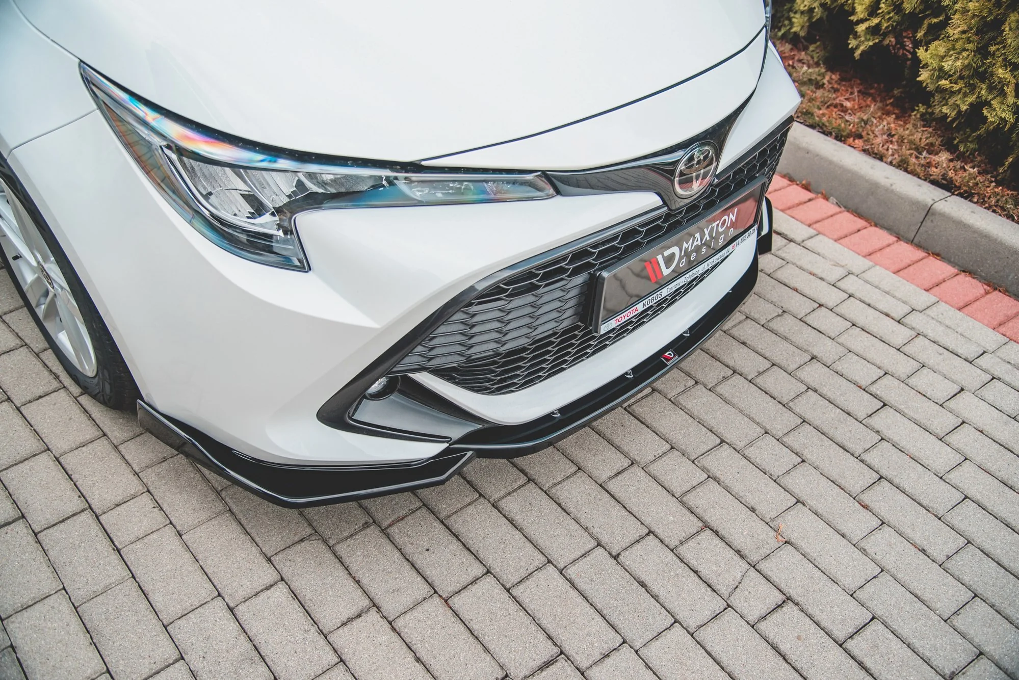 FRONT SPLITTER V.2 TOYOTA COROLLA HATCHBACK MK12 - Image 3