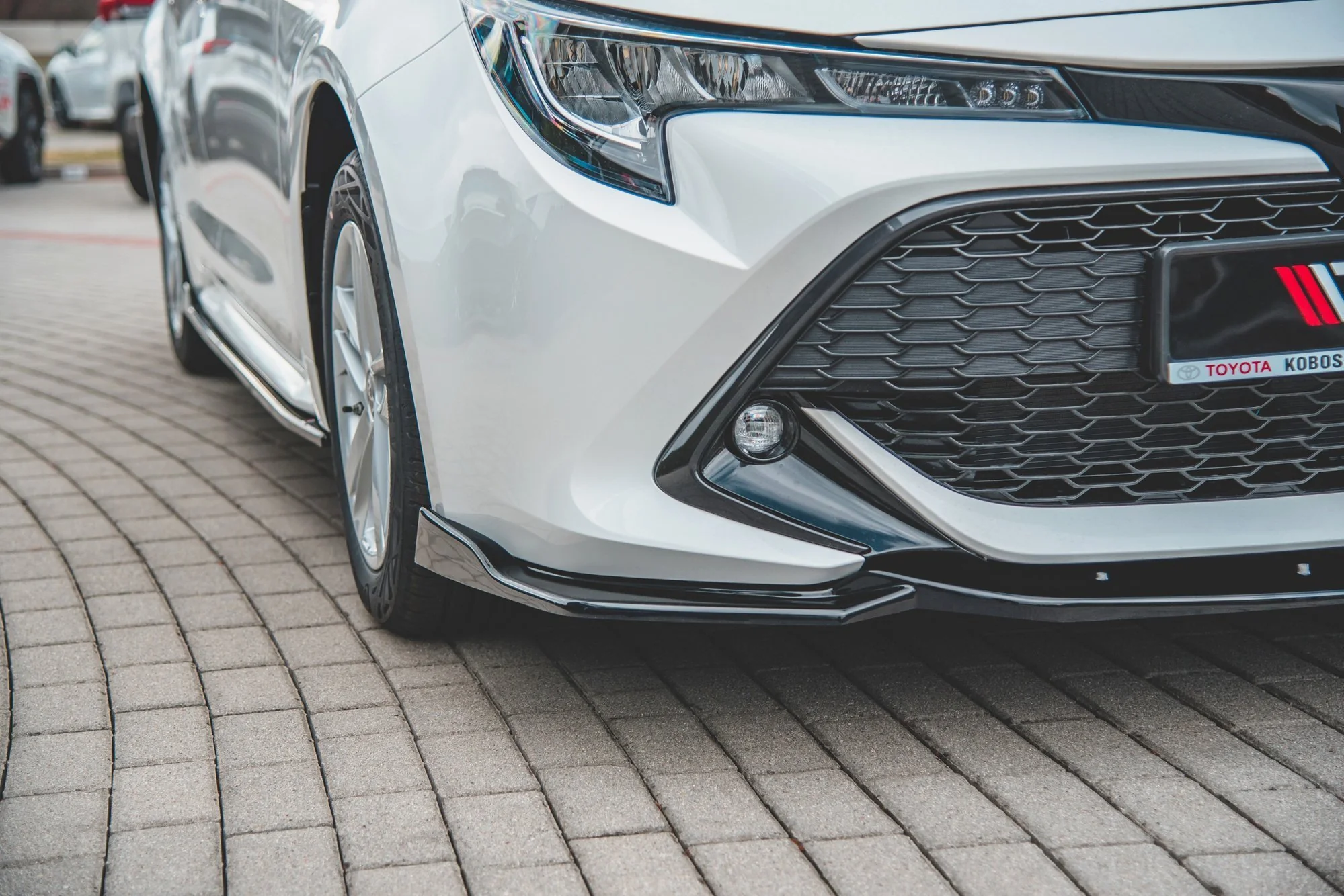 FRONT SPLITTER V.2 TOYOTA COROLLA HATCHBACK MK12 - Image 9