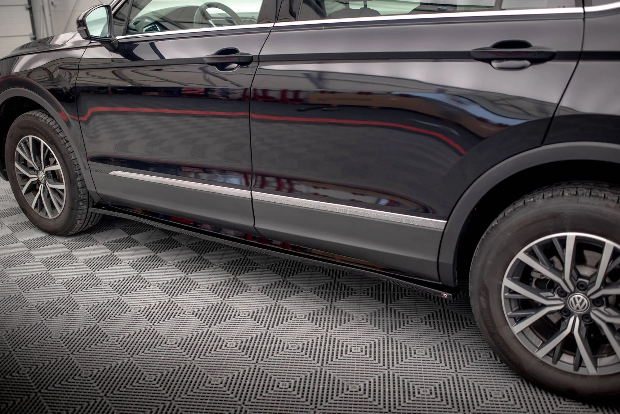 SIDE SKIRTS DIFFUSERS VOLKSWAGEN TIGUAN ALLSPACE (LWB) MK2 - Image 4