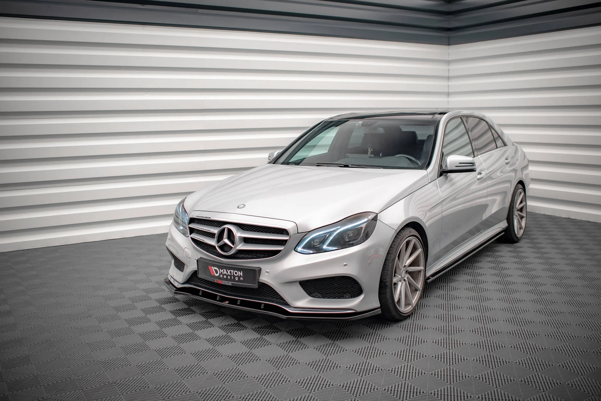FRONT SPLITTER V.1 MERCEDES-BENZ E AMG-LINE SEDAN W212 FACELIFT - Image 3