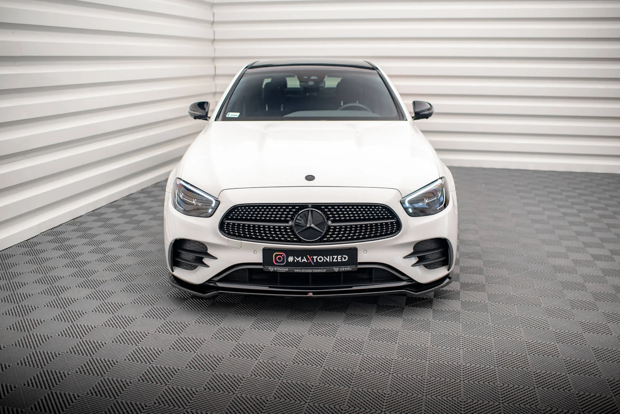 FRONT SPLITTER V.1 MERCEDES-BENZ E AMG-LINE W213 FACELIFT - Image 4