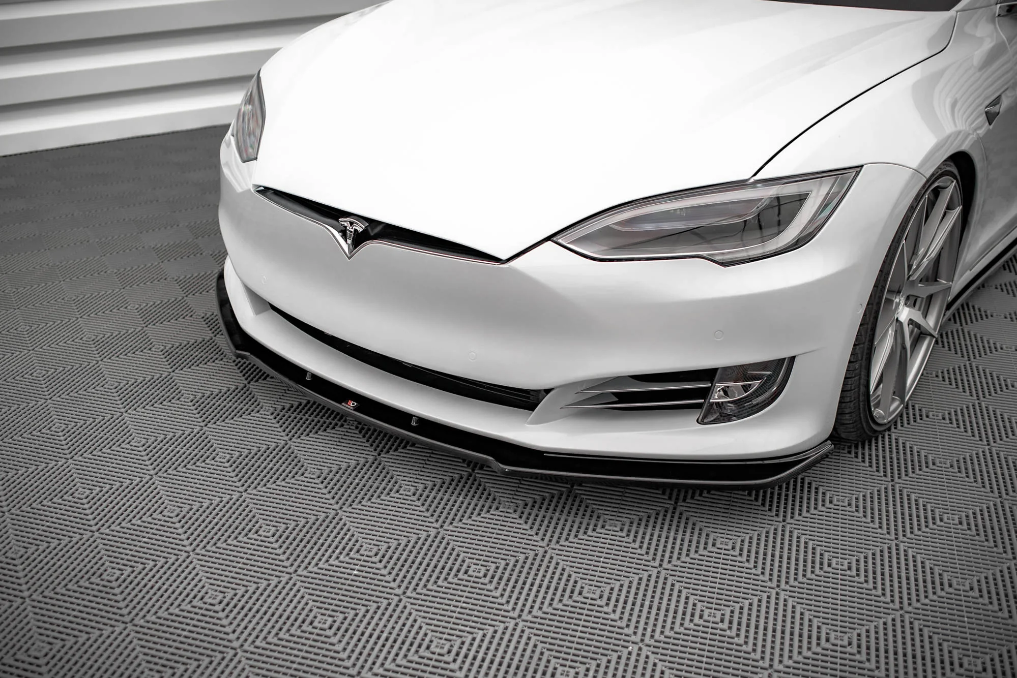 FRONT SPLITTER V.1 TESLA MODEL S FACELIFT - Image 3