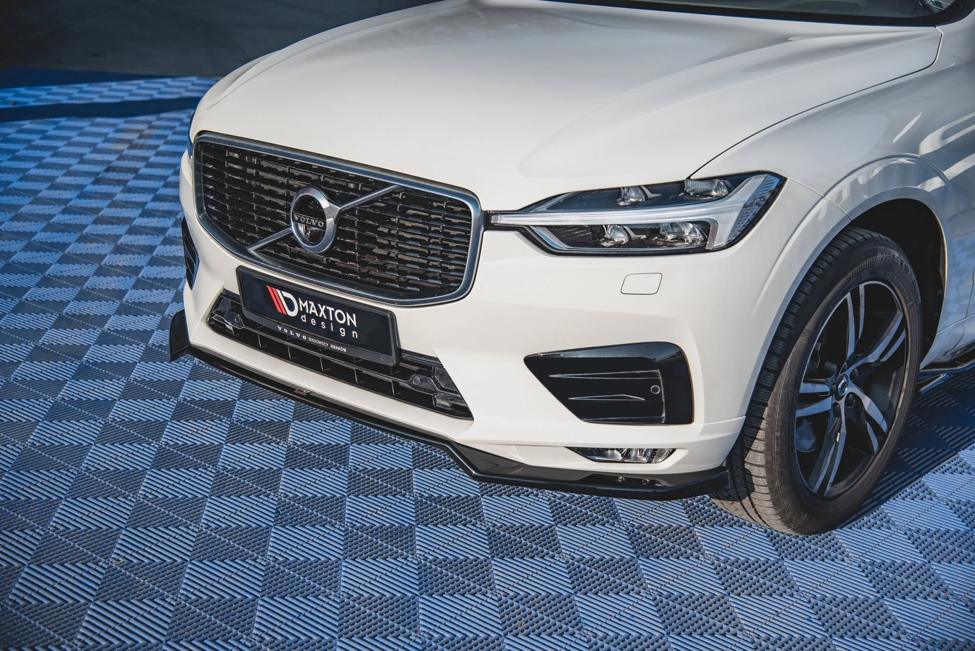FRONT SPLITTER V.1 VOLVO XC60 MK2 R-DESIGN - Image 3