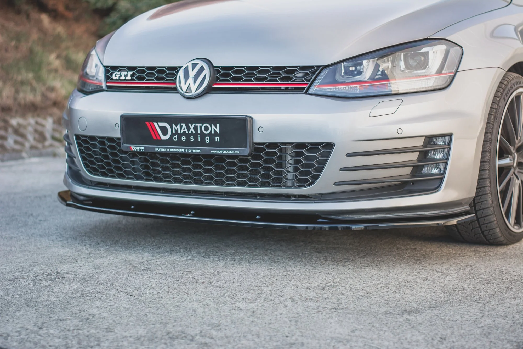 FRONT SPLITTER V.1 VW GOLF 7 GTI - Image 2