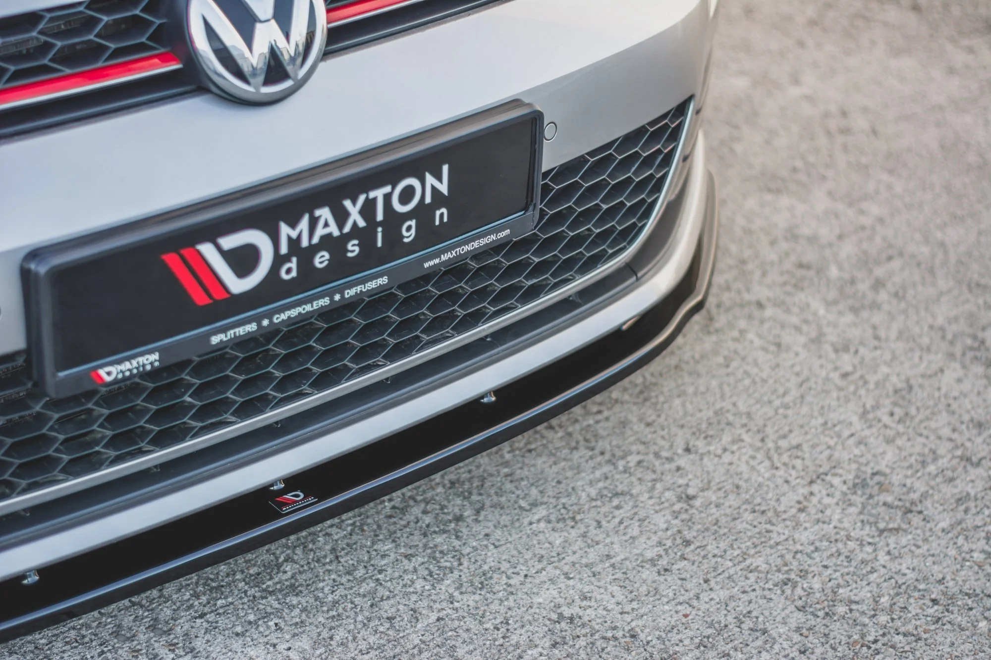 FRONT SPLITTER V.1 VW GOLF 7 GTI - Image 3