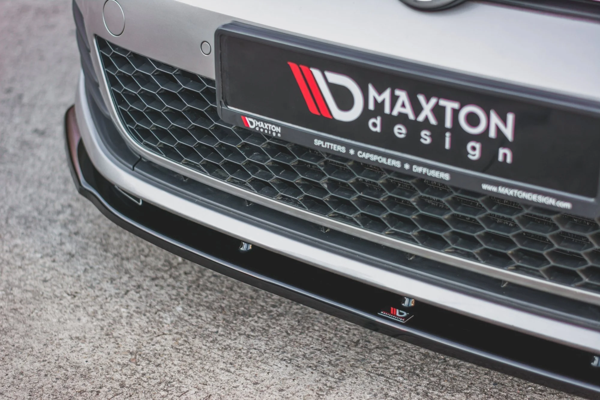 FRONT SPLITTER V.1 VW GOLF 7 GTI - Image 6
