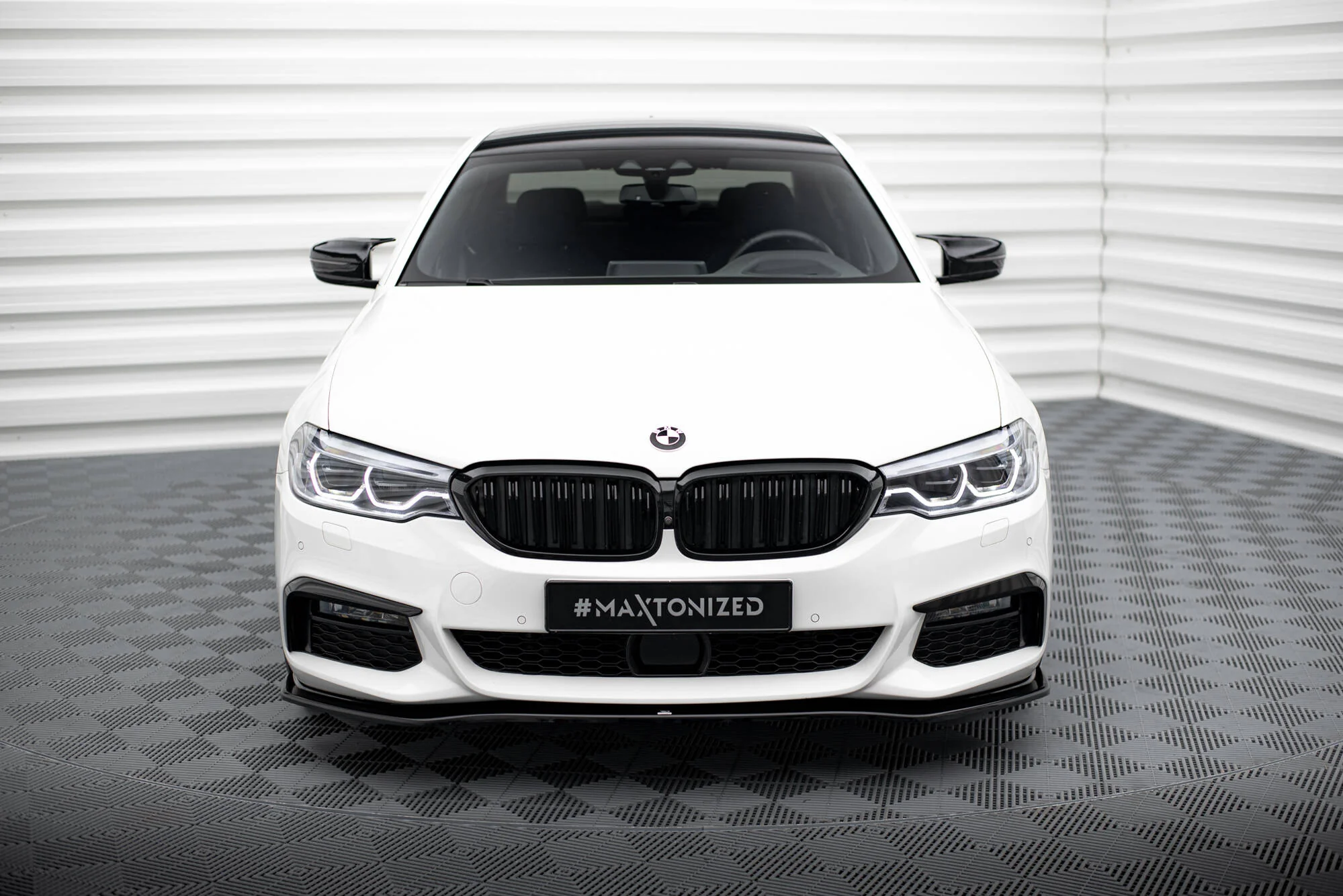 FRONT SPLITTER V.2 BMW 5 G30/ G31 M-PACK - Image 2