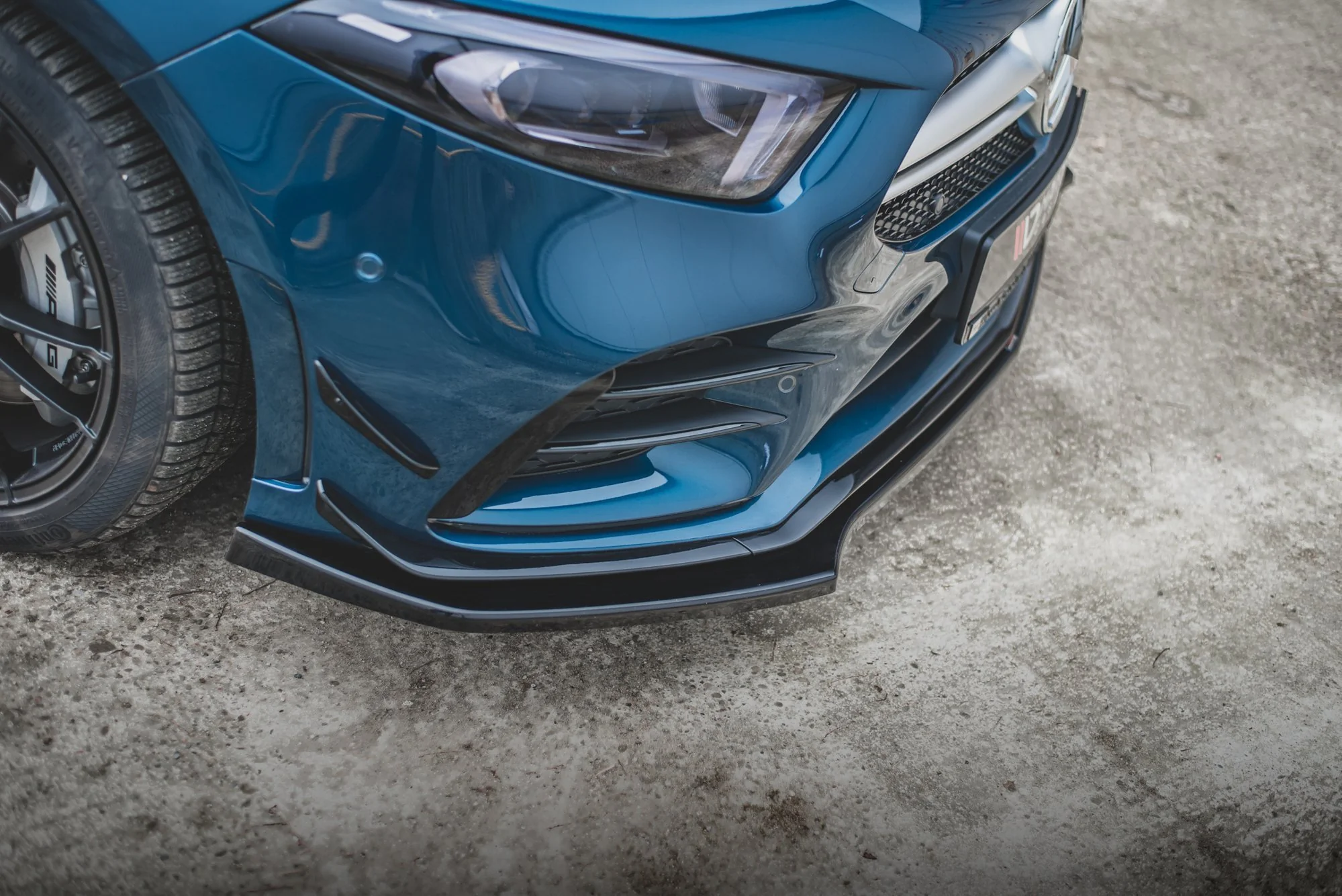 FRONT SPLITTER V.2 MERCEDES A35 AMG Aero Pack - Image 4