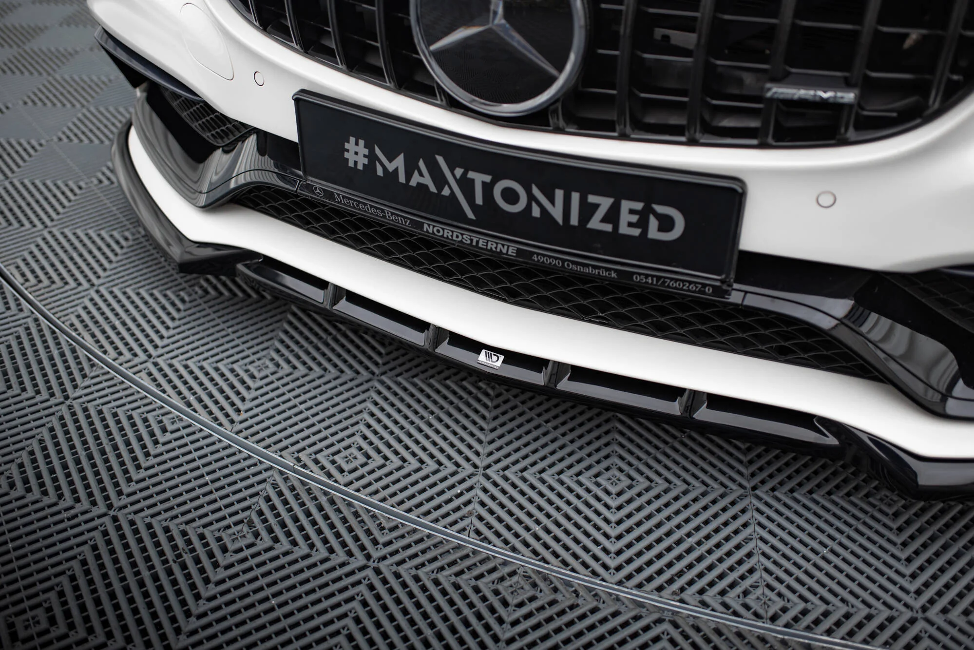 Front Splitter V.2 Mercedes-AMG C63 Sedan / Estate W205 / S205 - Image 3