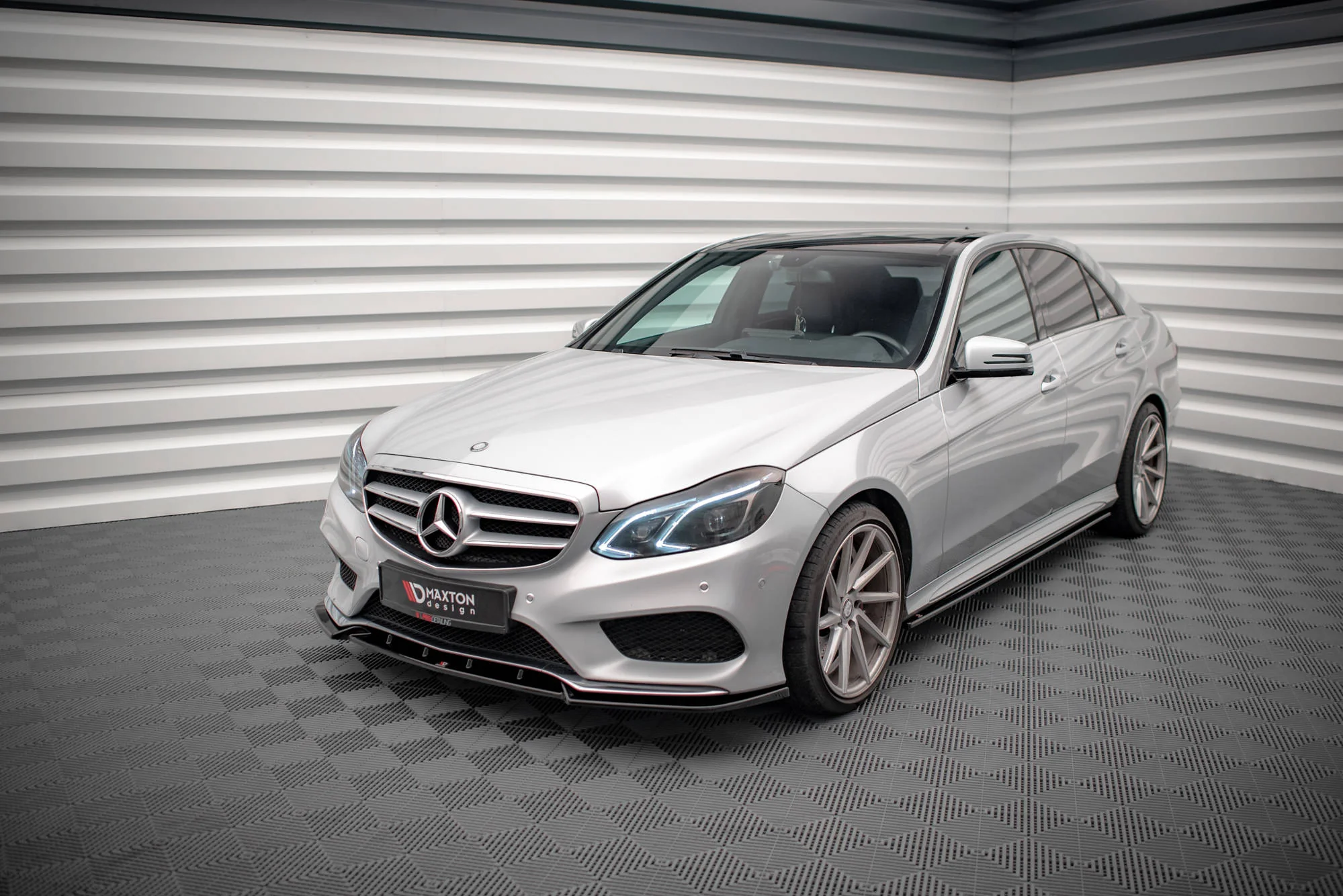 FRONT SPLITTER V.2 MERCEDES-BENZ E AMG-LINE SEDAN W212 FACELIFT - Image 3
