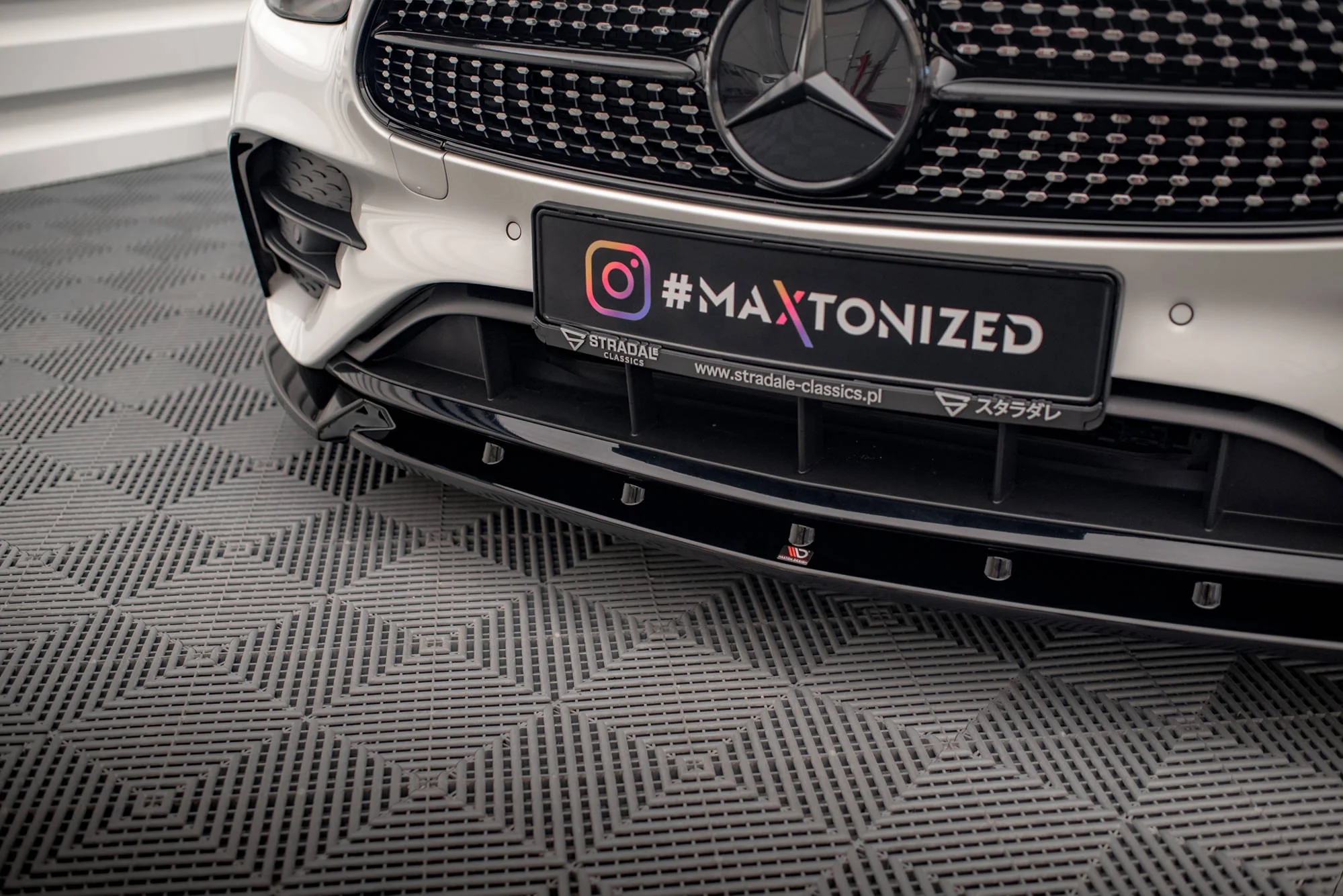 FRONT SPLITTER V.2 MERCEDES-BENZ E AMG-LINE W213 FACELIFT - Image 4
