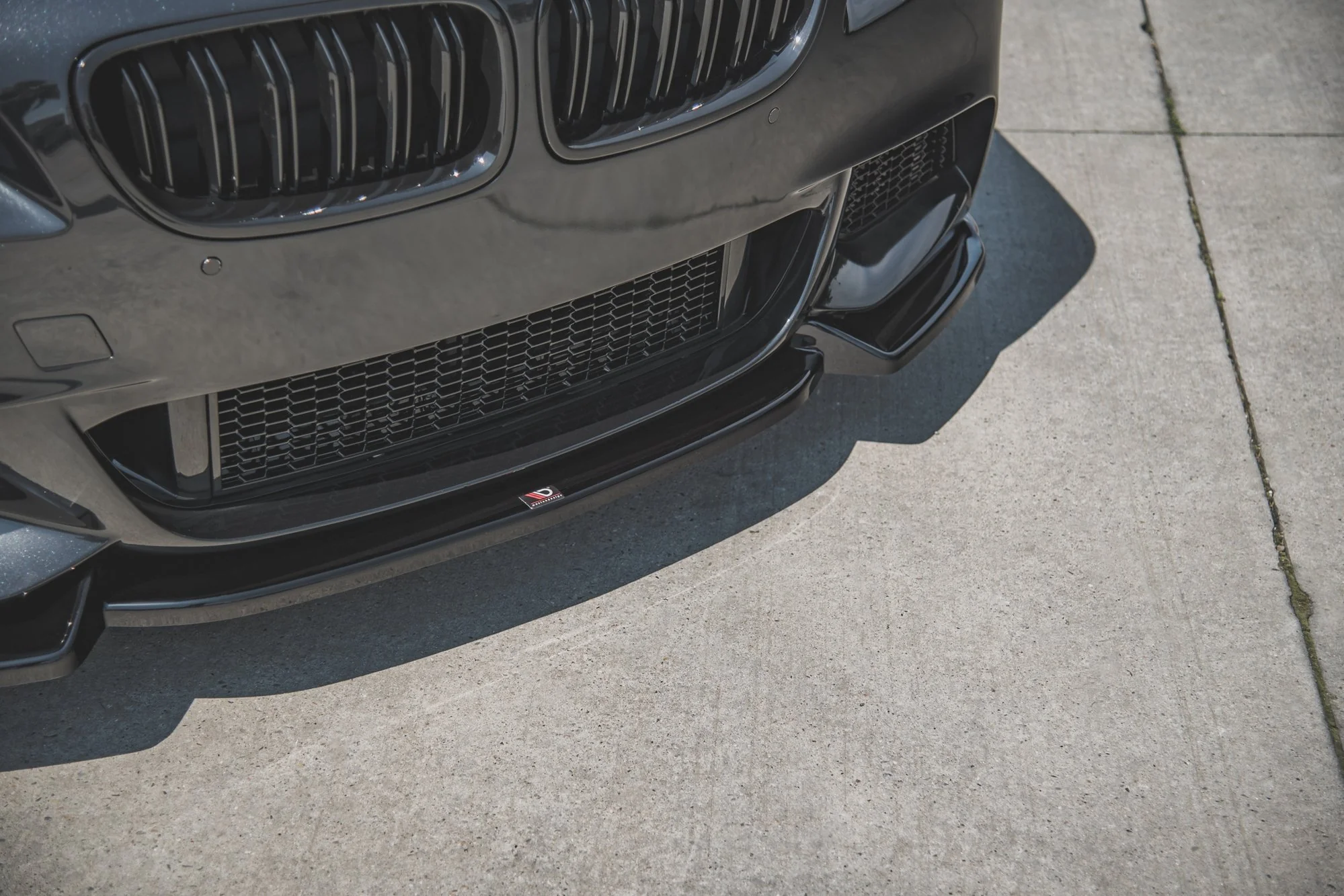 FRONT SPLITTER V.3 BMW 5 F10/F11 M-PACK - Image 4