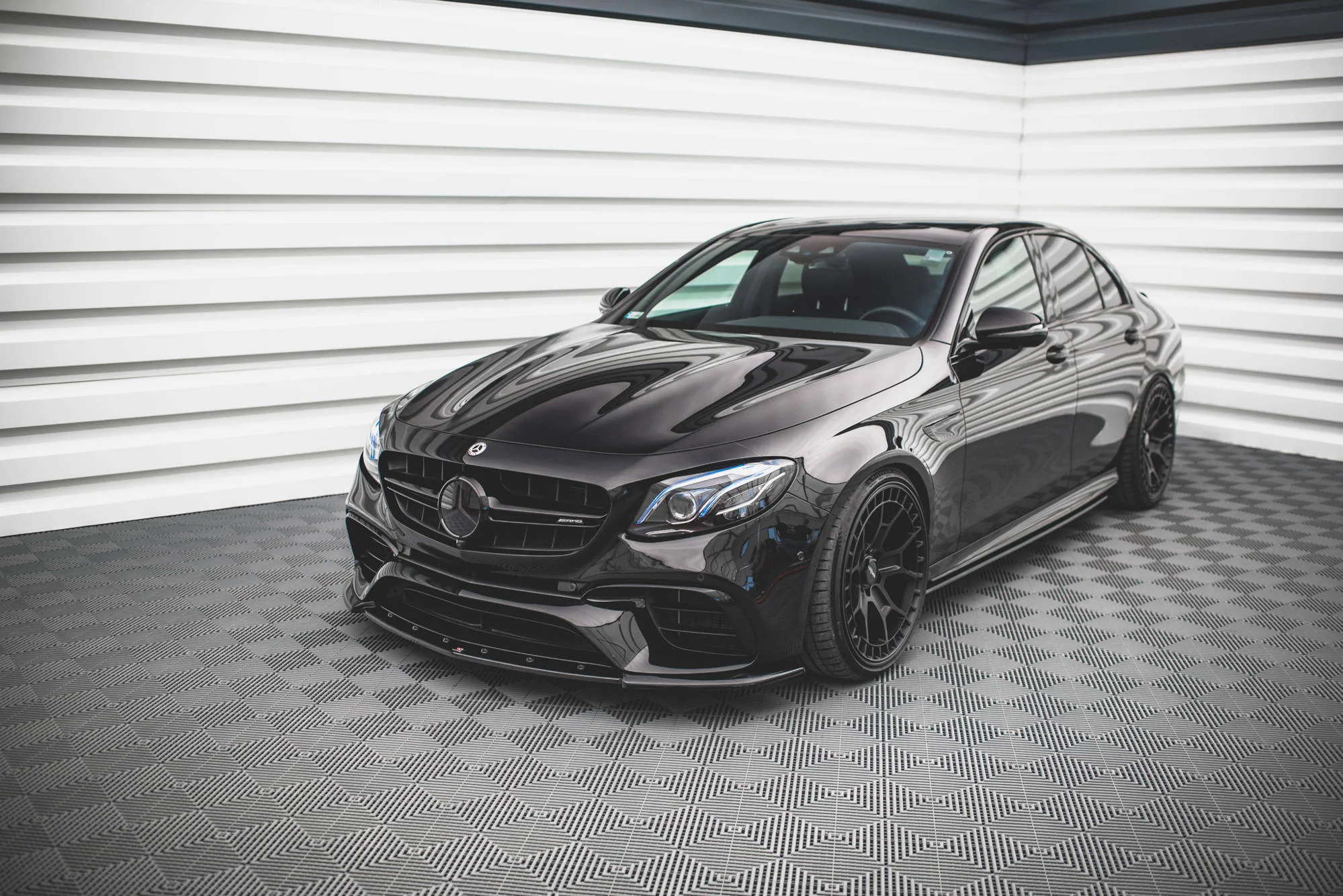 FRONT SPLITTER V.3 MERCEDES-BENZ E63 AMG ESTATE/SEDAN S213/W213 - Image 3