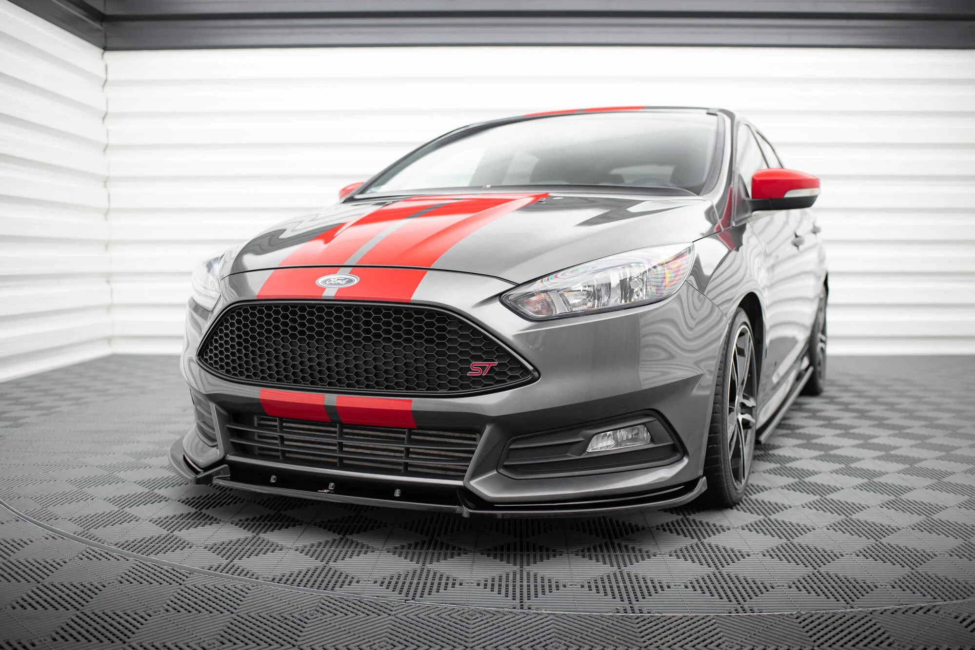 FRONT SPLITTER V.4 FORD FOCUS ST MK3 FACELIFT - Image 3