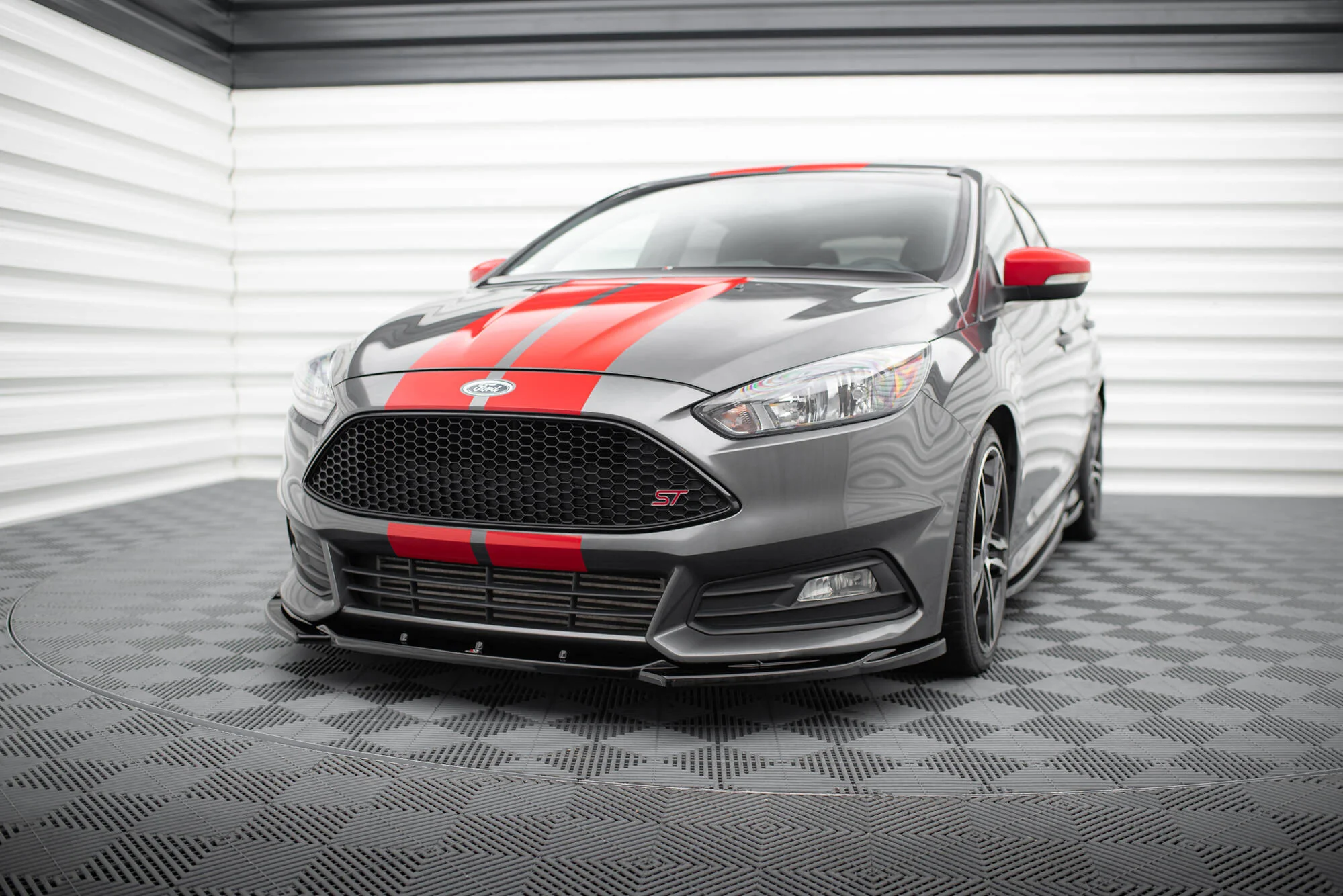 FRONT SPLITTER V.5 FORD FOCUS ST MK3 FACELIFT - Image 3