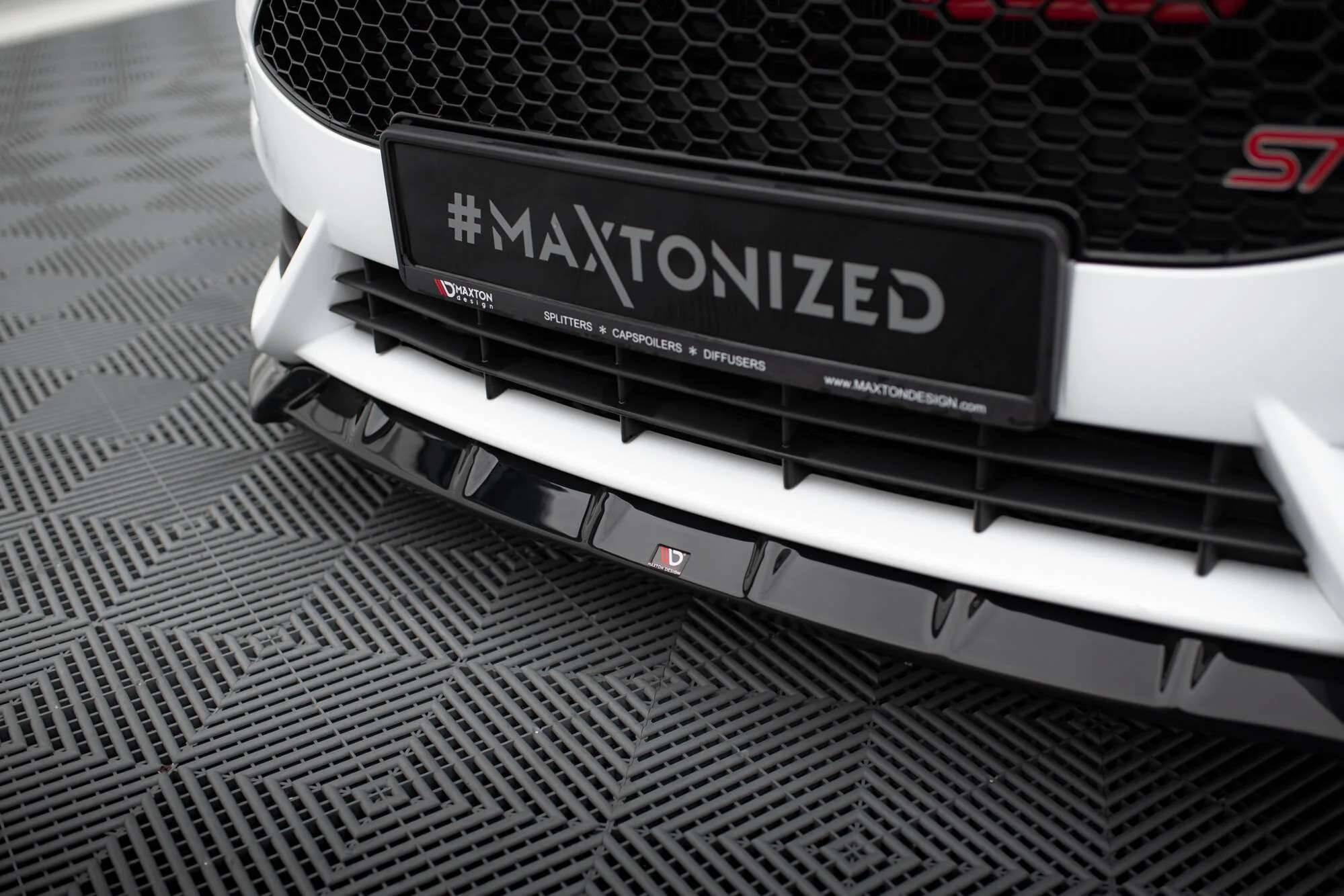 Front Splitter V.6 + Flaps Ford Fiesta ST Mk7 Facelift - Image 3