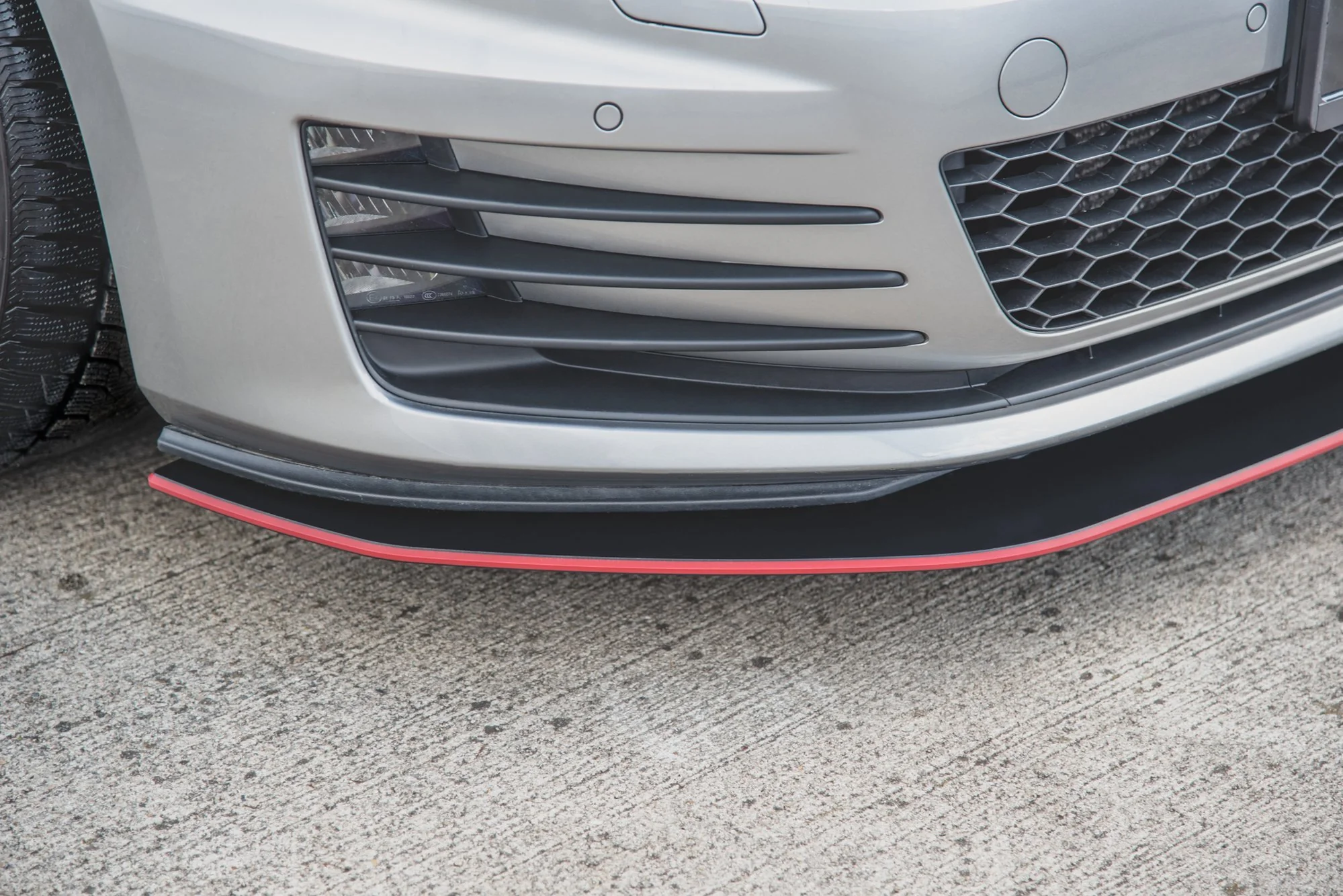 RACING DURABILITY FRONT SPLITTER VW GOLF 7 GTI - Image 13