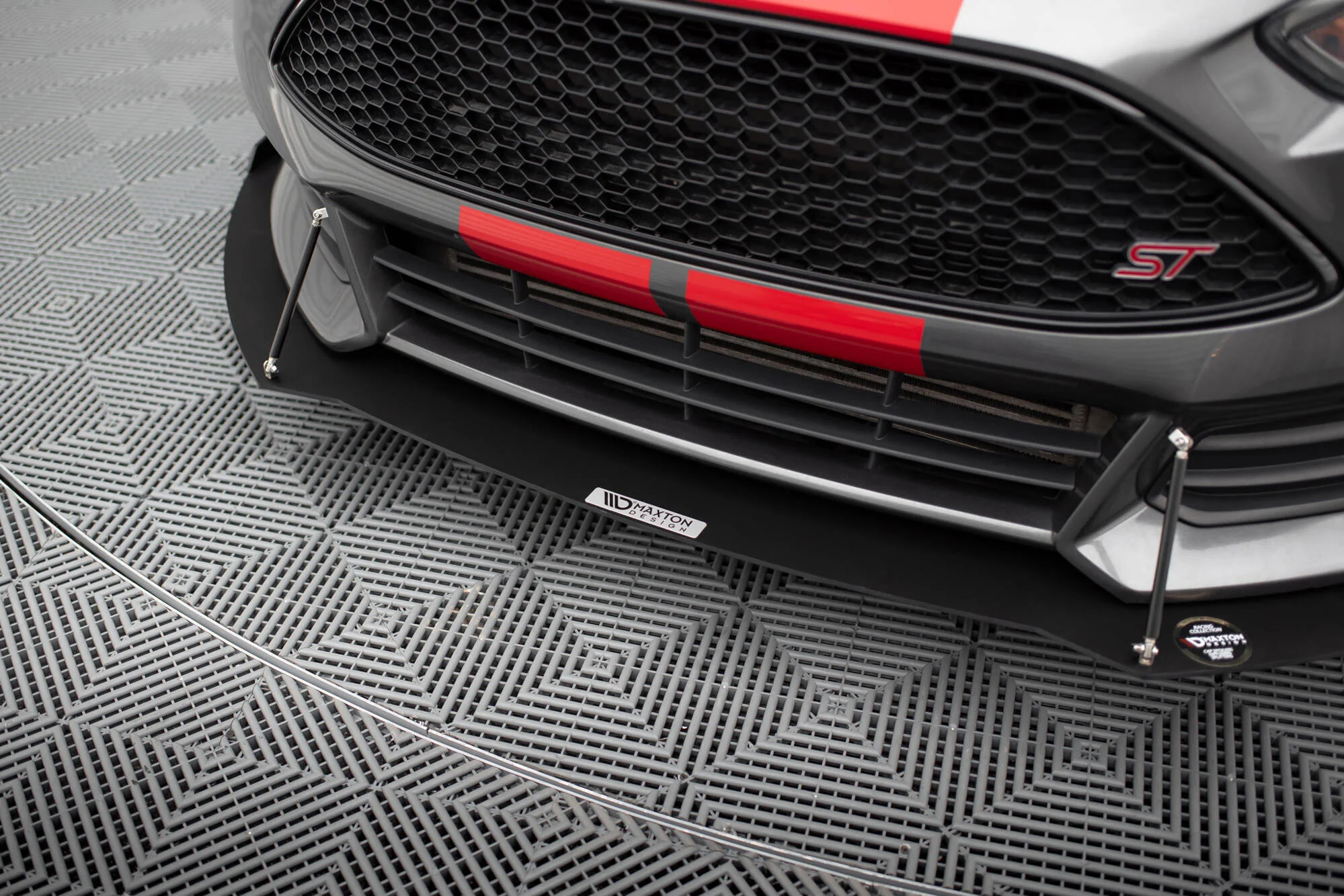 RACING FRONT SPLITTER V.2 FORD FOCUS ST MK3 FL - Image 4