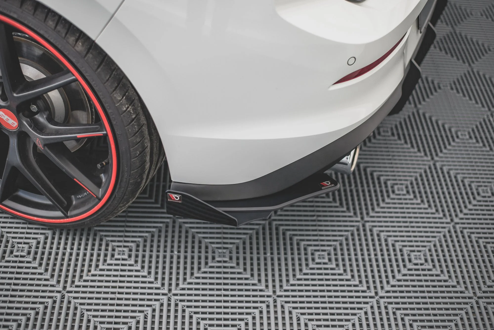 REAR SIDE FLAPS Volkswagen Golf GTI Mk8 - Image 4