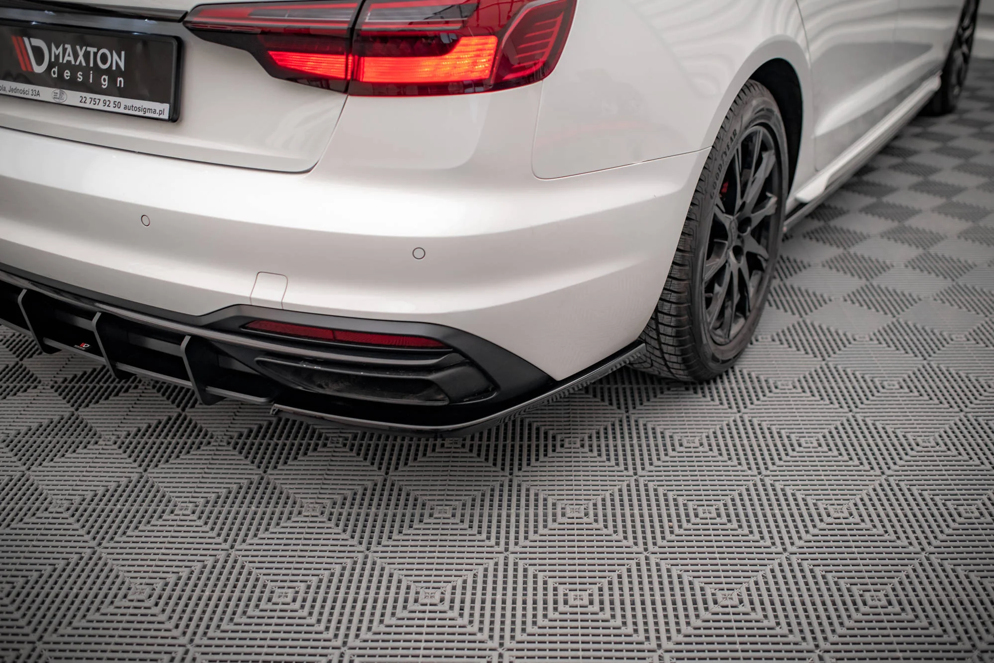 REAR SIDE SPLITTERS AUDI A4 B9 FACELIFT - Image 4