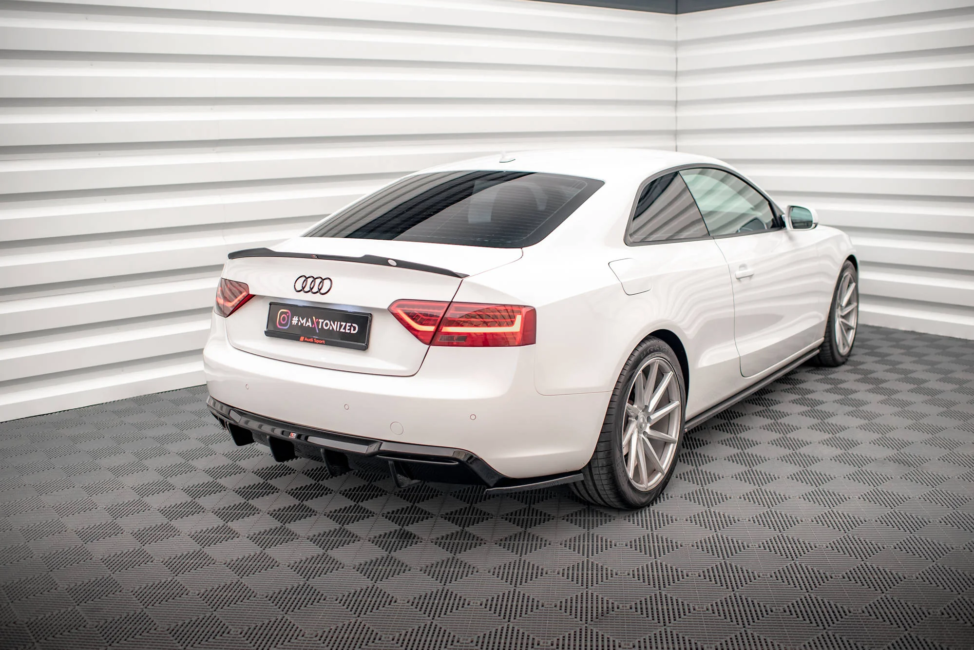 REAR SIDE SPLITTERS AUDI A5 COUPE 8T FACELIFT (Set for Maxton Valance) - Image 4