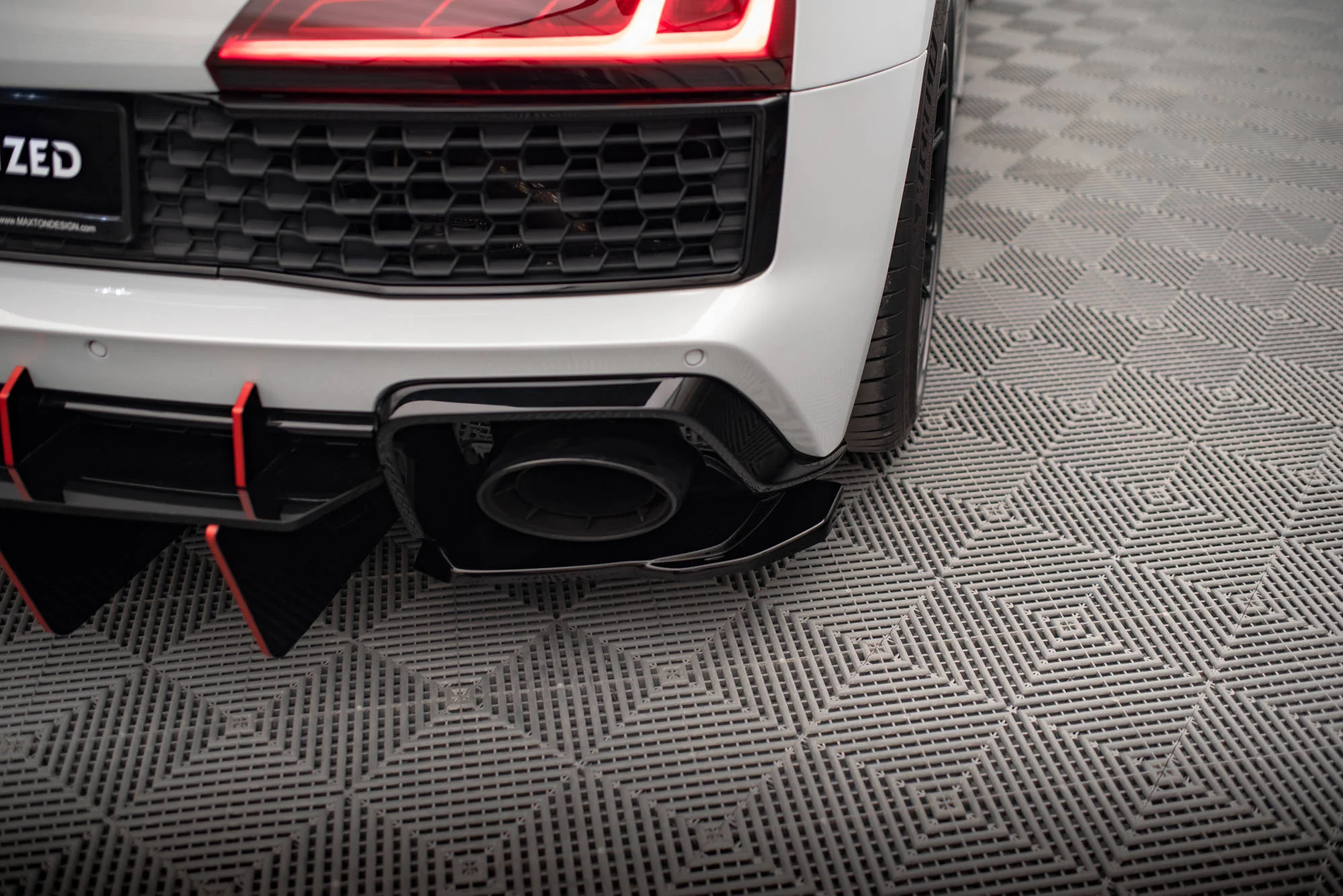 REAR SIDE SPLITTERS AUDI R8 MK2 FACELIFT - Image 3