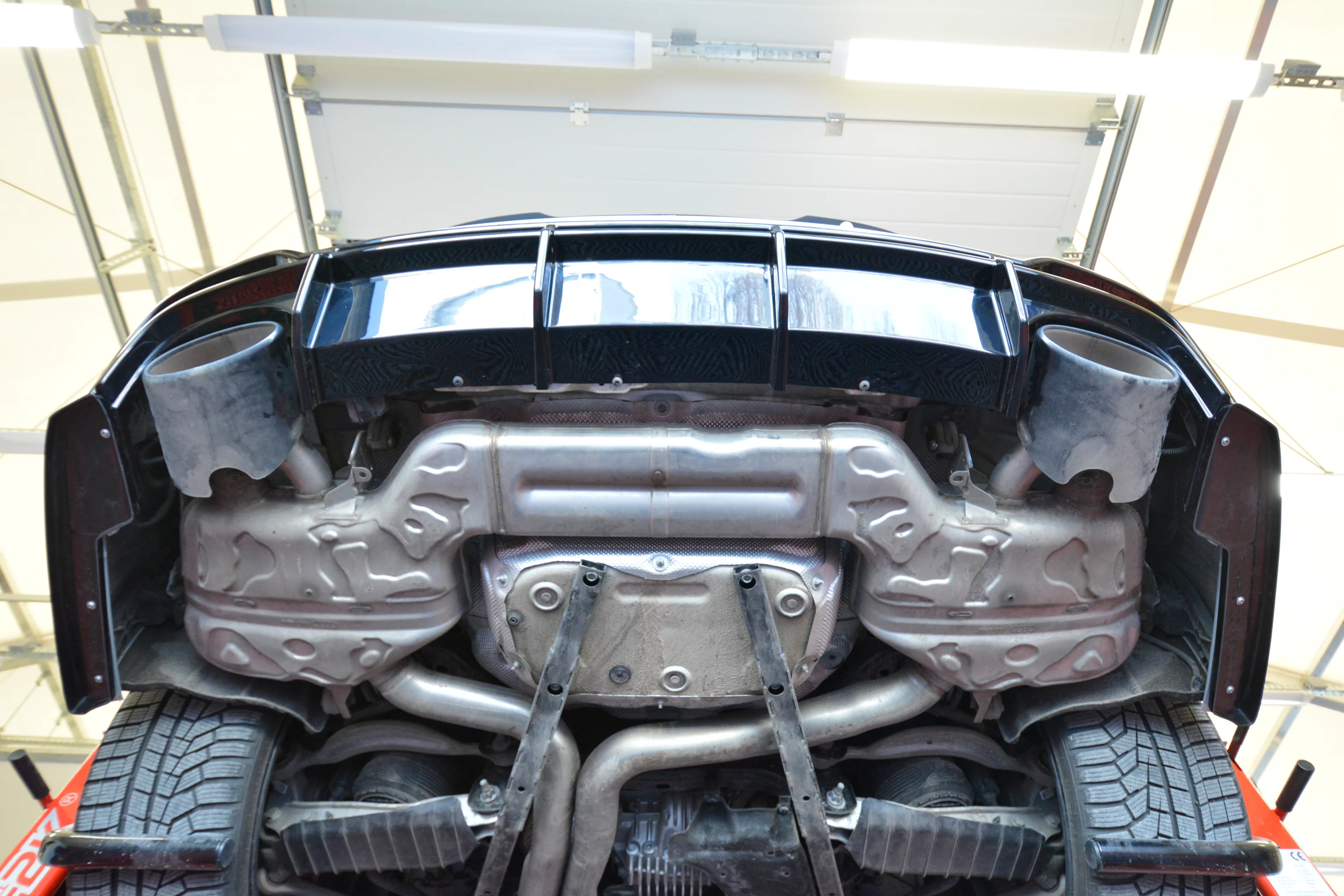 REAR SIDE SPLITTERS AUDI RS6 C8 - Image 10